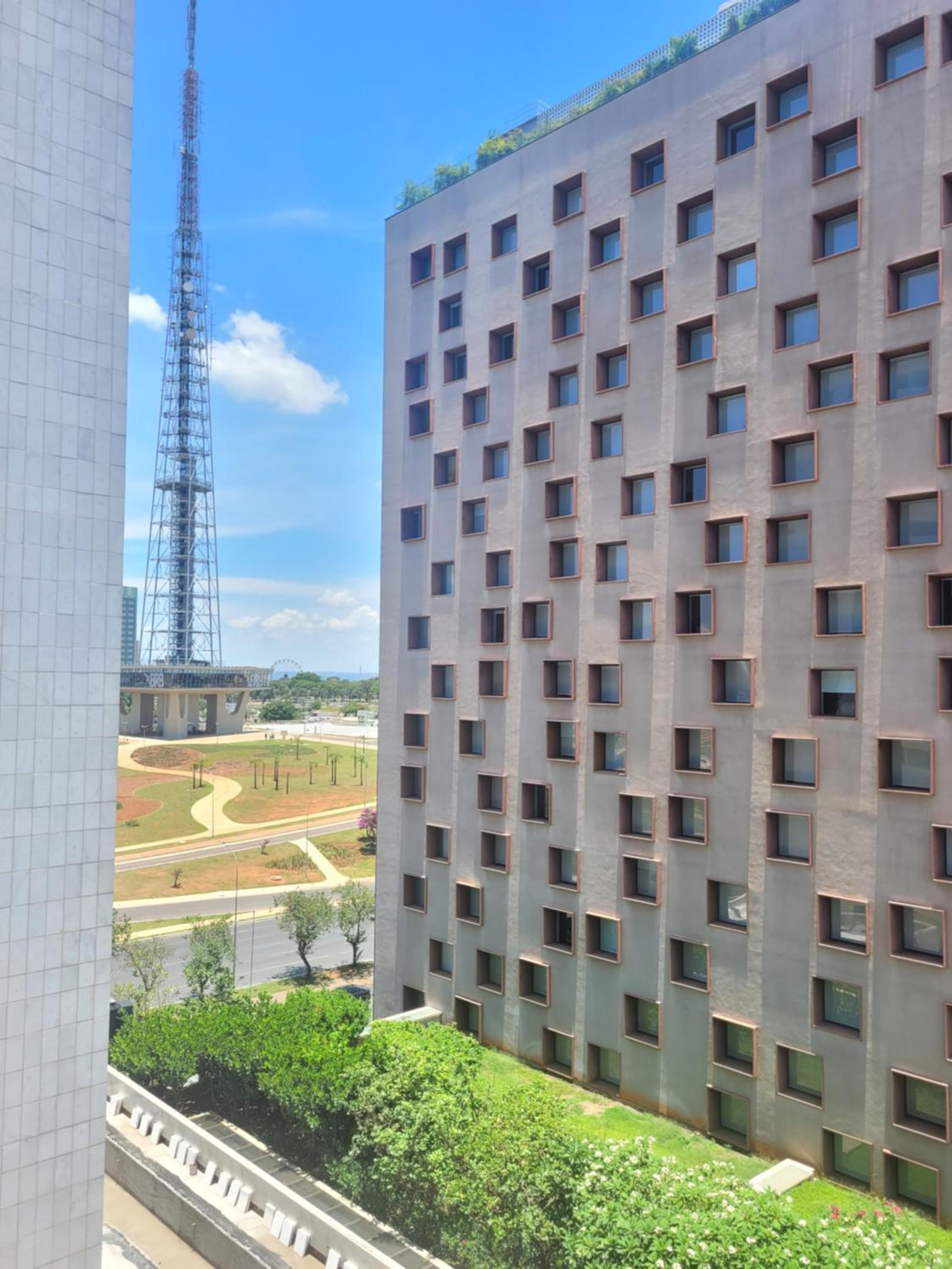 FLAT NO MERCURE BRASÍLIA LIDER, AO LADO DA ESPLANADA DOS MINISTÉRIOS, ESTÁDIO MANÉ GARRINCHA E CENTRO DE CONVENÇÕES, COM PISCINA, ACADEMIA, RESTAURANTE, RE
