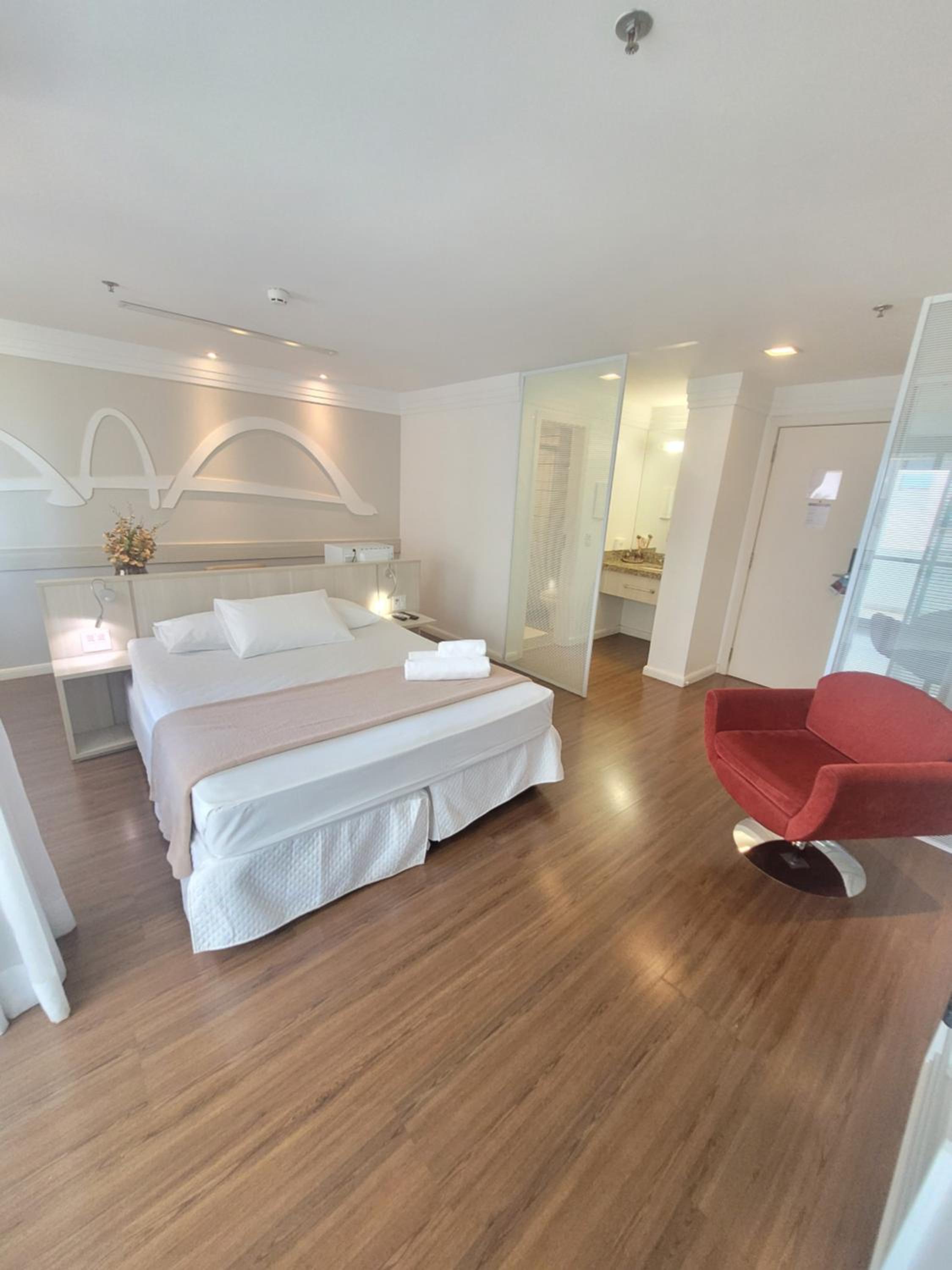FLAT NO MERCURE BRASÍLIA LIDER, AO LADO DA ESPLANADA DOS MINISTÉRIOS, ESTÁDIO MANÉ GARRINCHA E CENTRO DE CONVENÇÕES, COM PISCINA, ACADEMIA, RESTAURANTE, RE