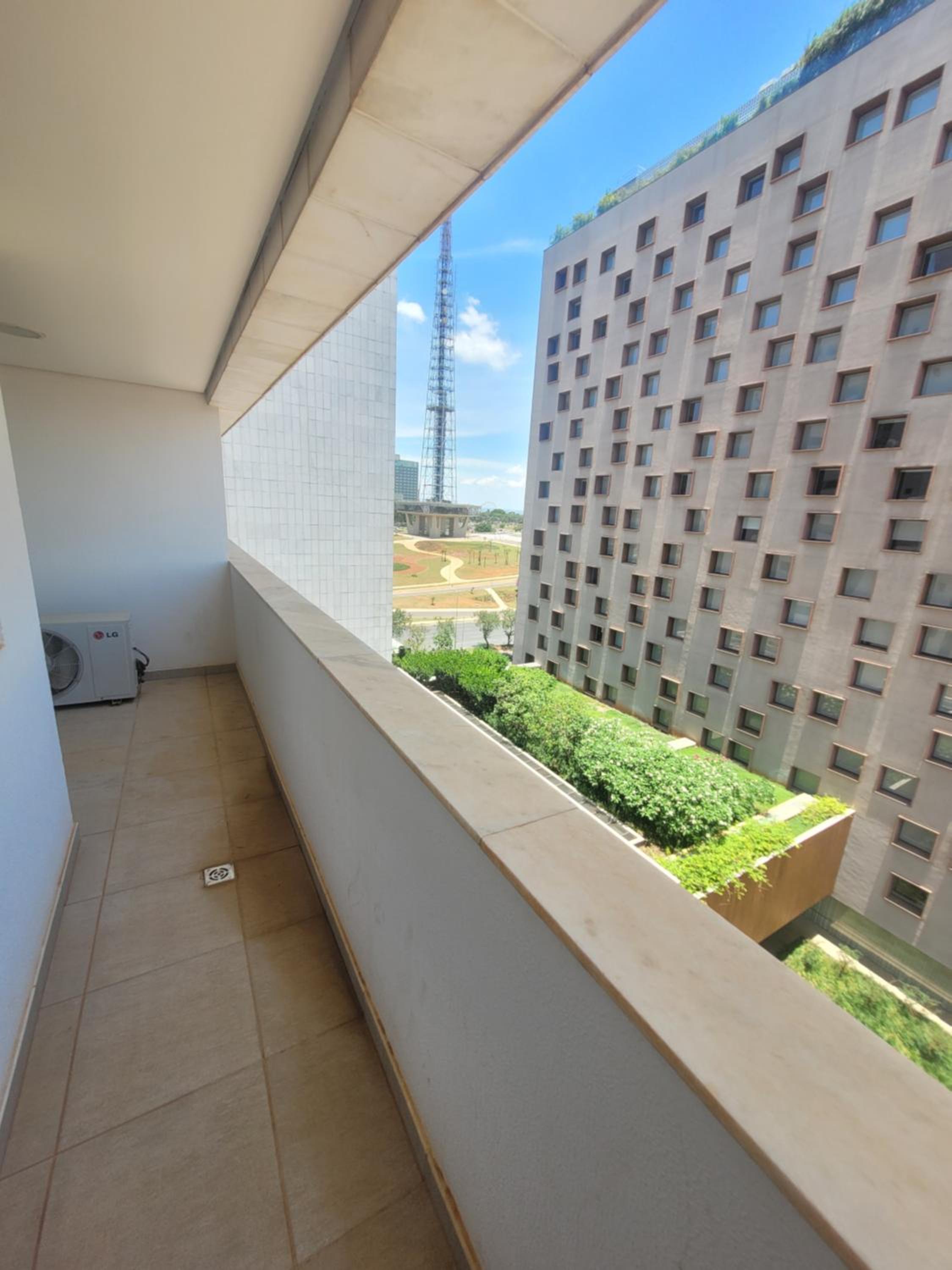 FLAT NO MERCURE BRASÍLIA LIDER, AO LADO DA ESPLANADA DOS MINISTÉRIOS, ESTÁDIO MANÉ GARRINCHA E CENTRO DE CONVENÇÕES, COM PISCINA, ACADEMIA, RESTAURANTE, RE