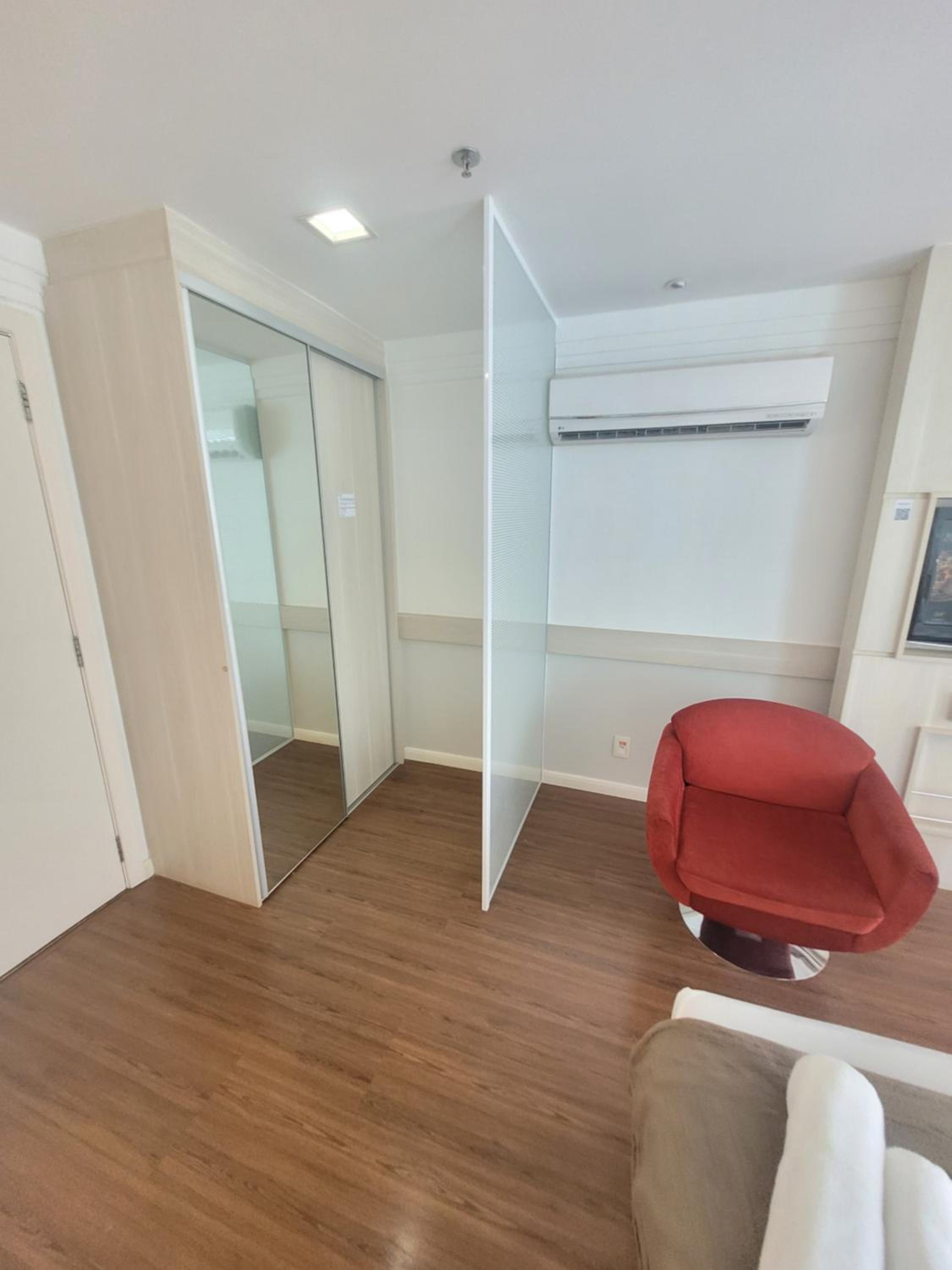 FLAT NO MERCURE BRASÍLIA LIDER, AO LADO DA ESPLANADA DOS MINISTÉRIOS, ESTÁDIO MANÉ GARRINCHA E CENTRO DE CONVENÇÕES, COM PISCINA, ACADEMIA, RESTAURANTE, RE