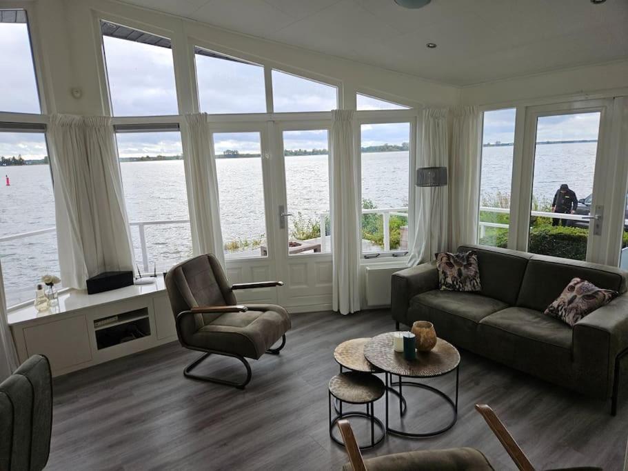 Chalet "Aan ut water" Elburg view 5