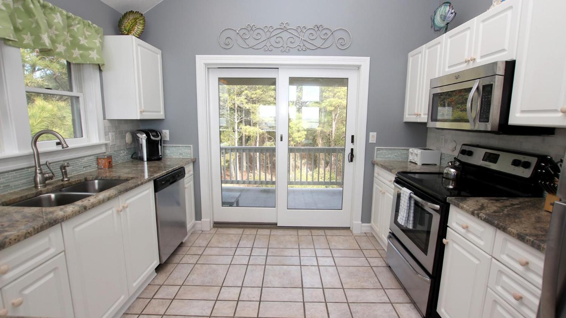 Soundfront, Private Pool, Pier, Pool table, MS18, Eventide view 5
