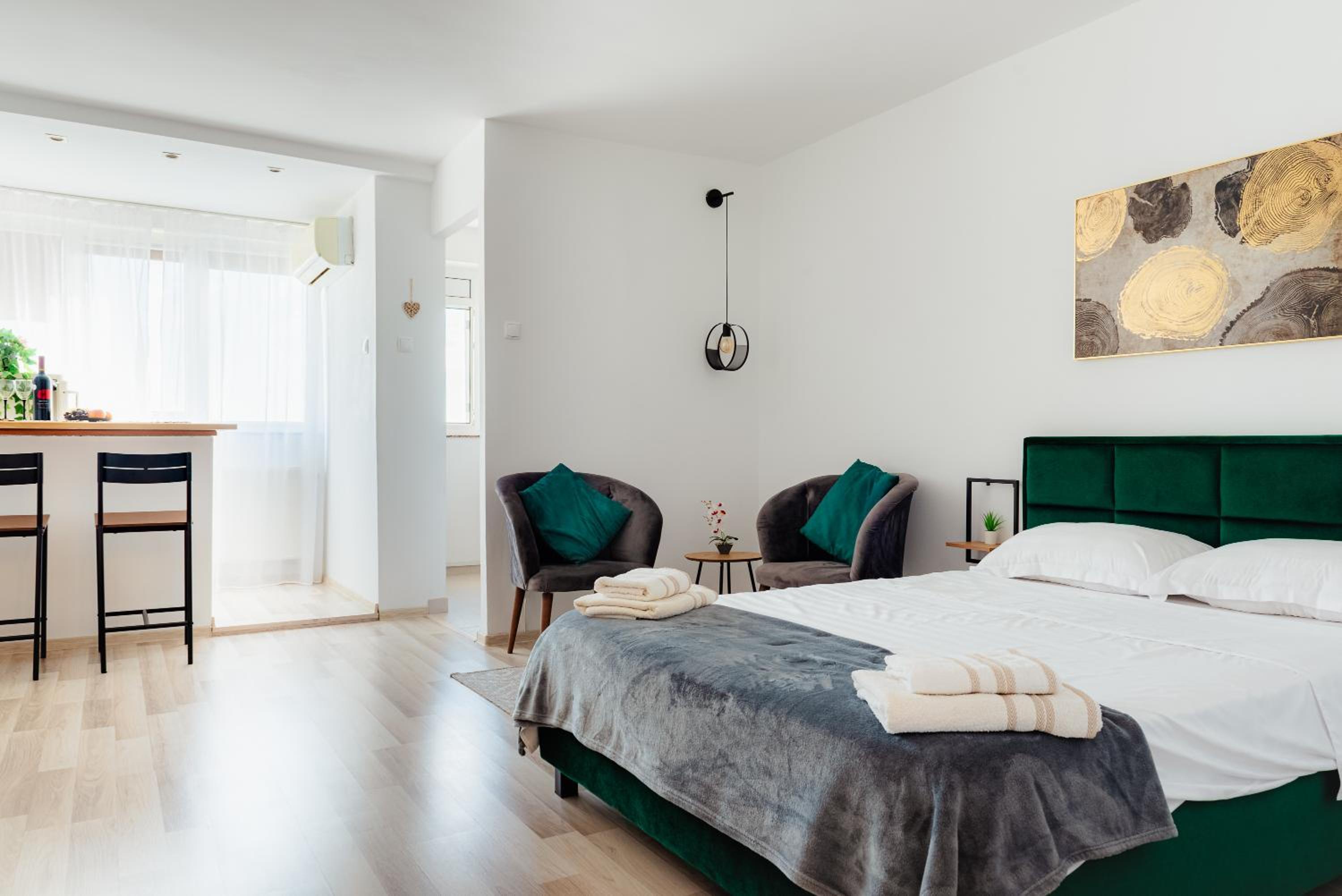Premium Studio next to National Arena & Park view 4