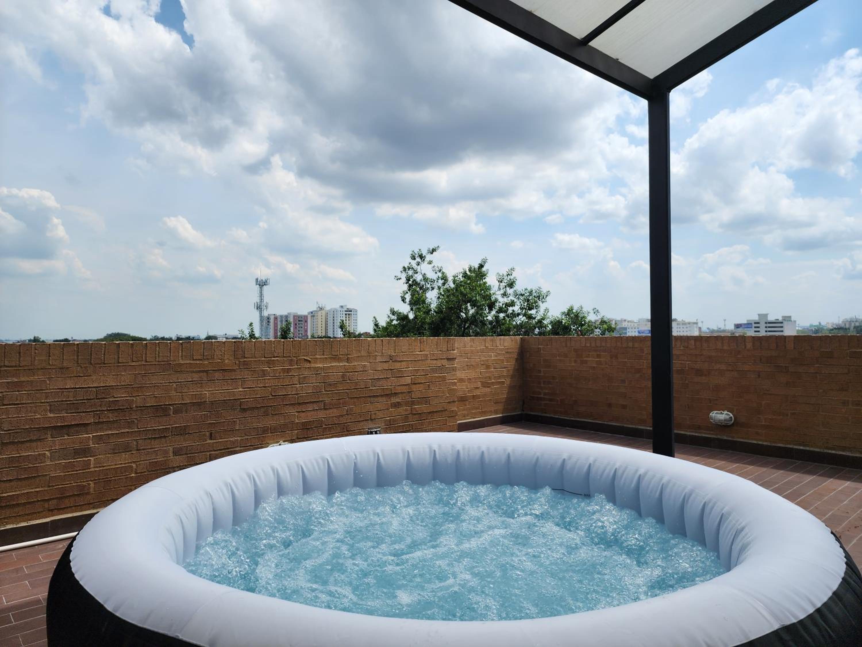 LIV 37 Apartments