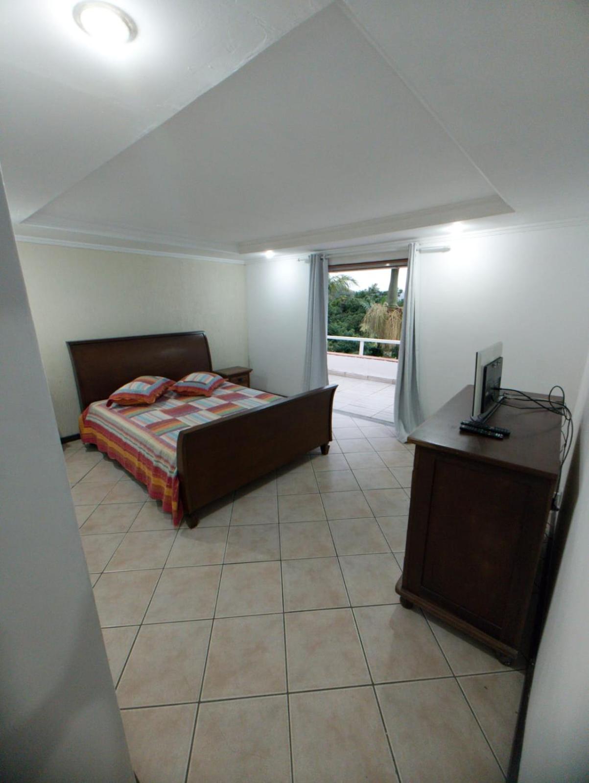 Linda Casa Na Granja Comary/CBF