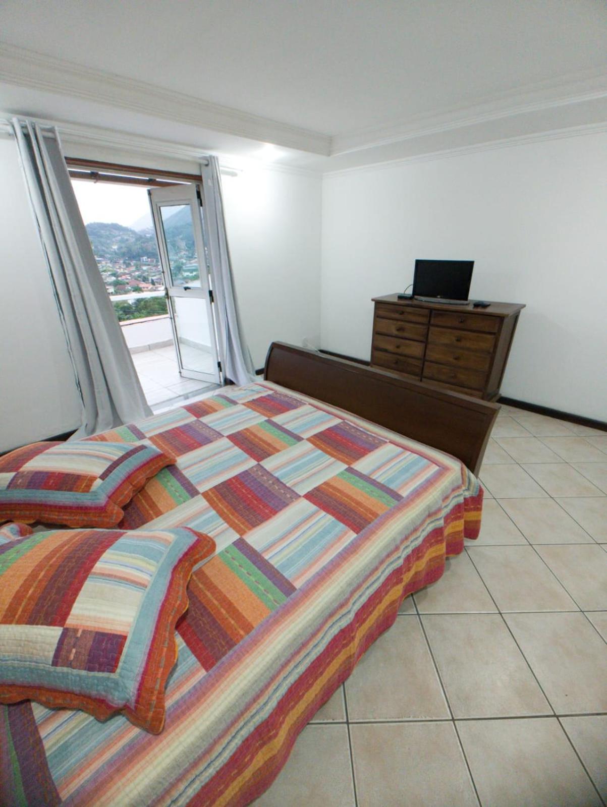Linda Casa Na Granja Comary/CBF
