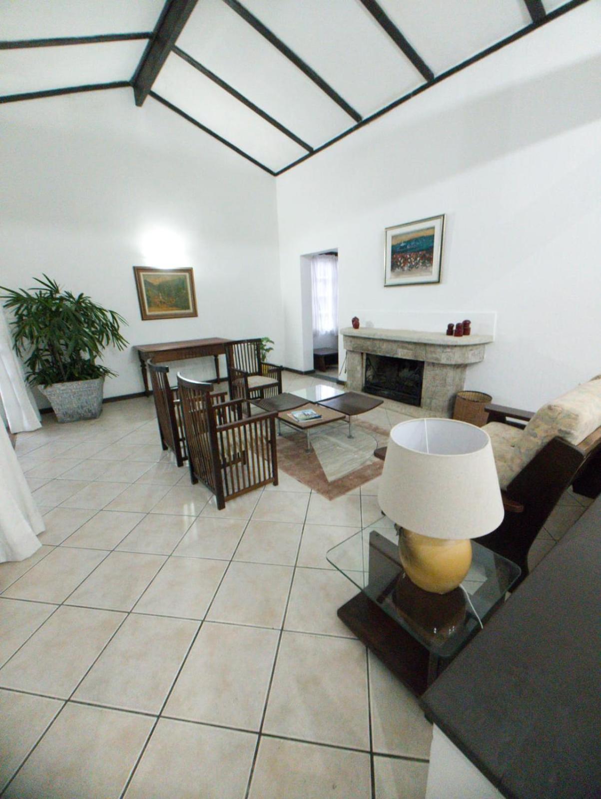 Linda Casa Na Granja Comary/CBF