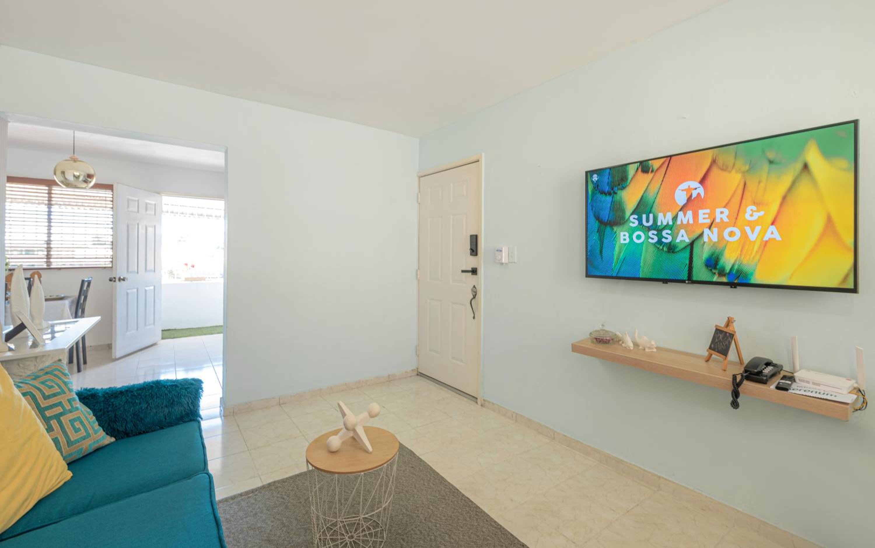 Acogedor Apto: Balcón, PKG, A/C, Wi-Fi & Netflix view 3