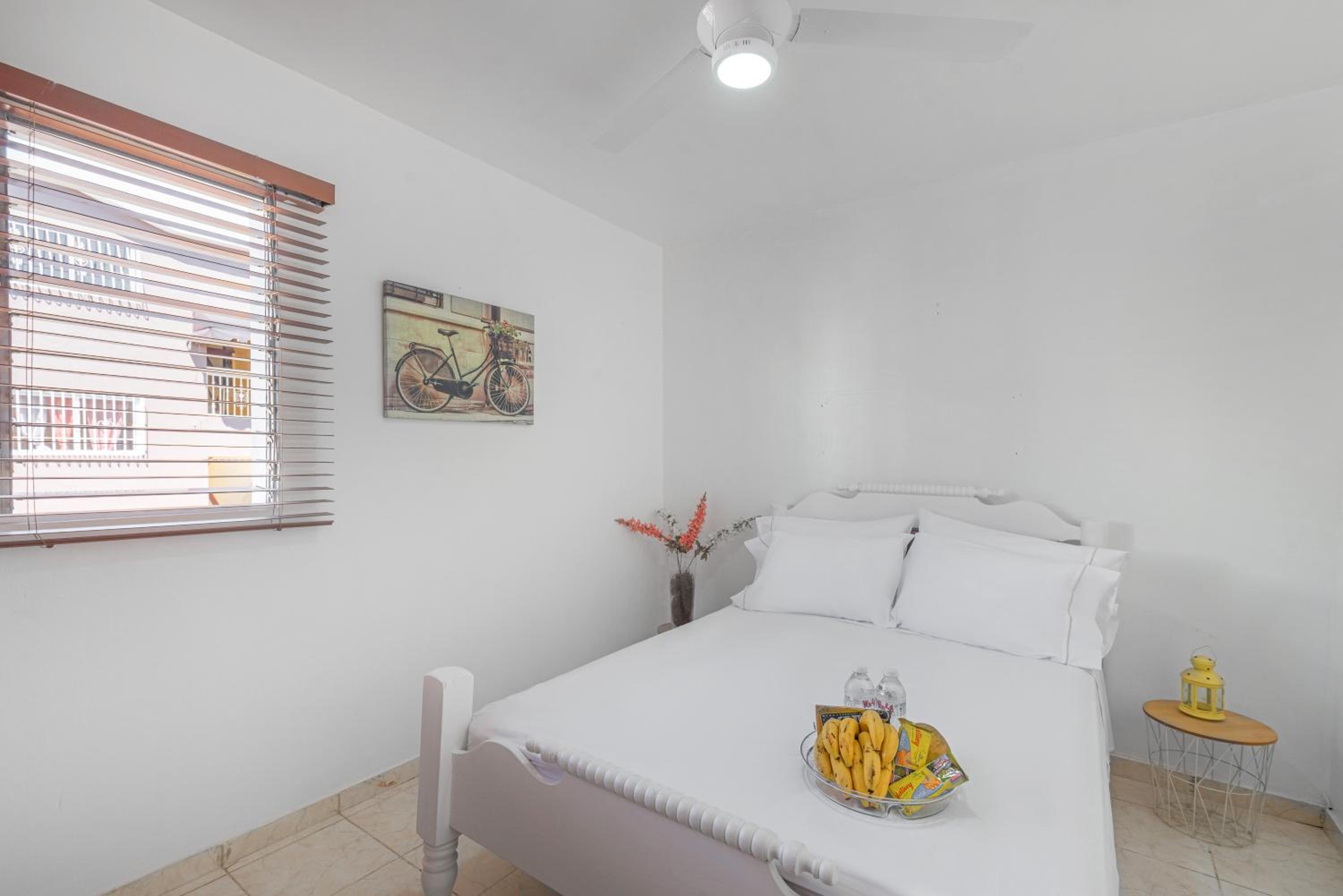 Acogedor Apto: Balcón, PKG, A/C, Wi-Fi & Netflix view 4