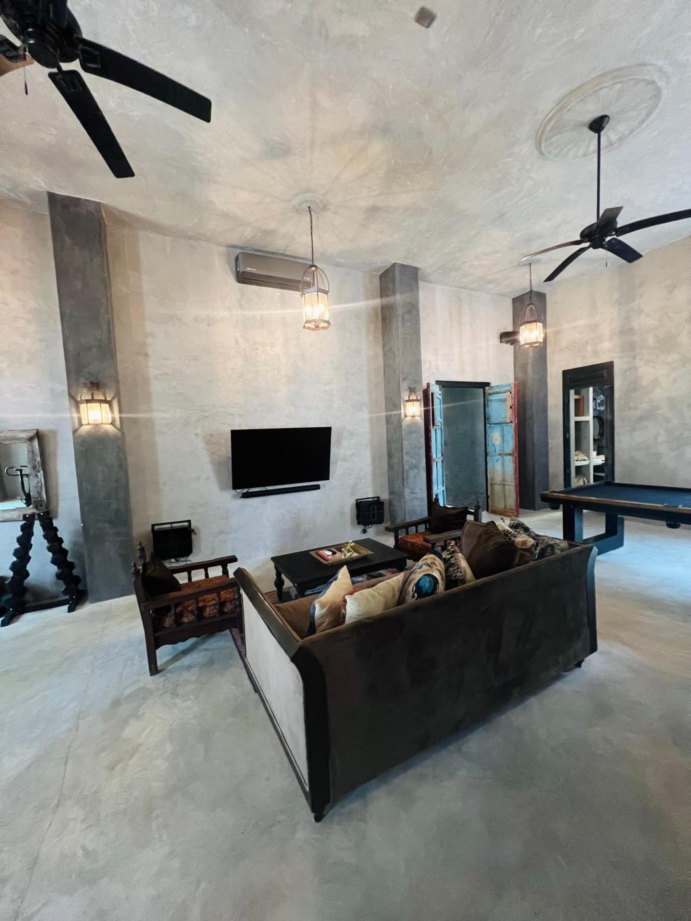 lounge
