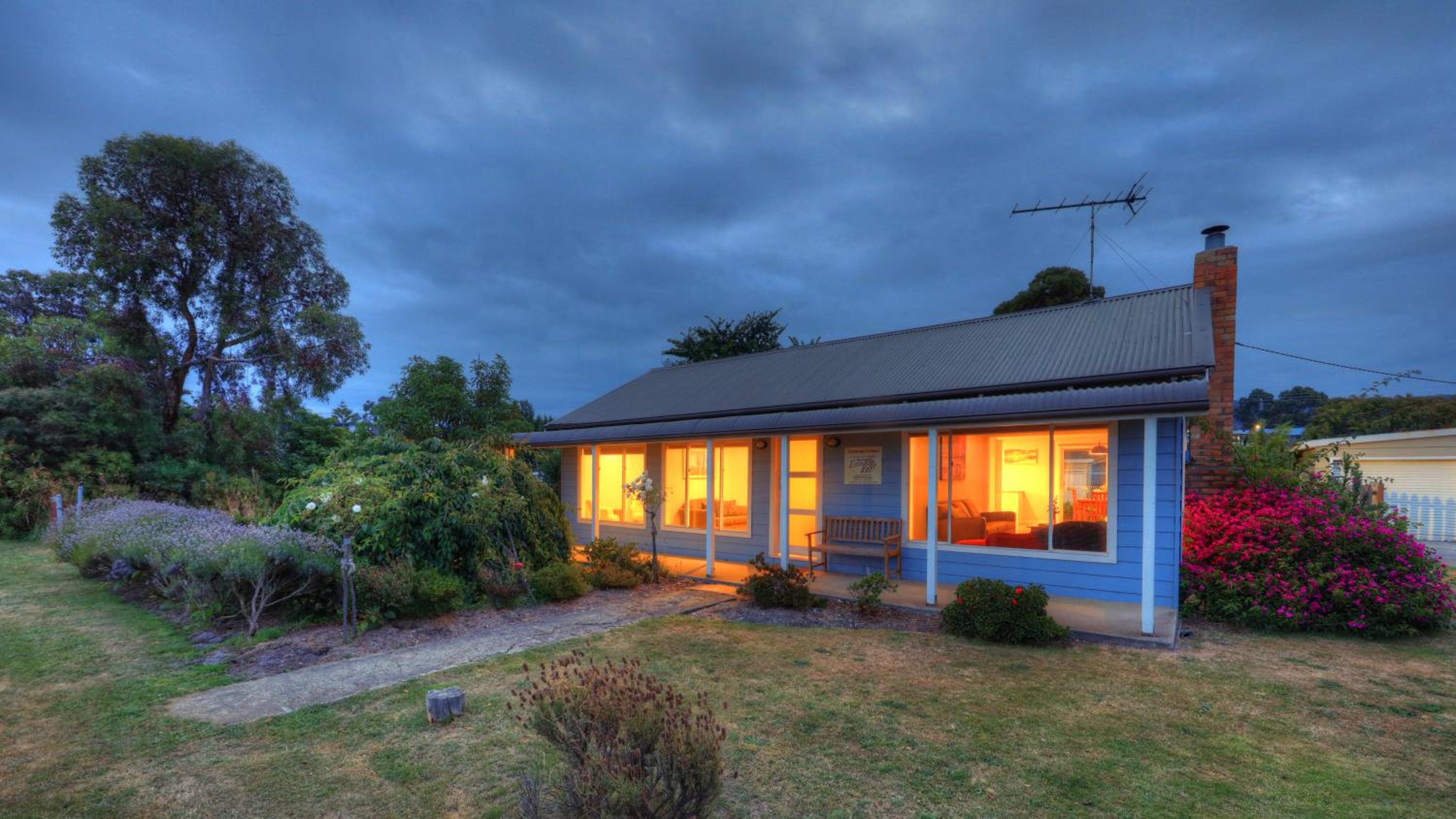Castaway Cottage view 5