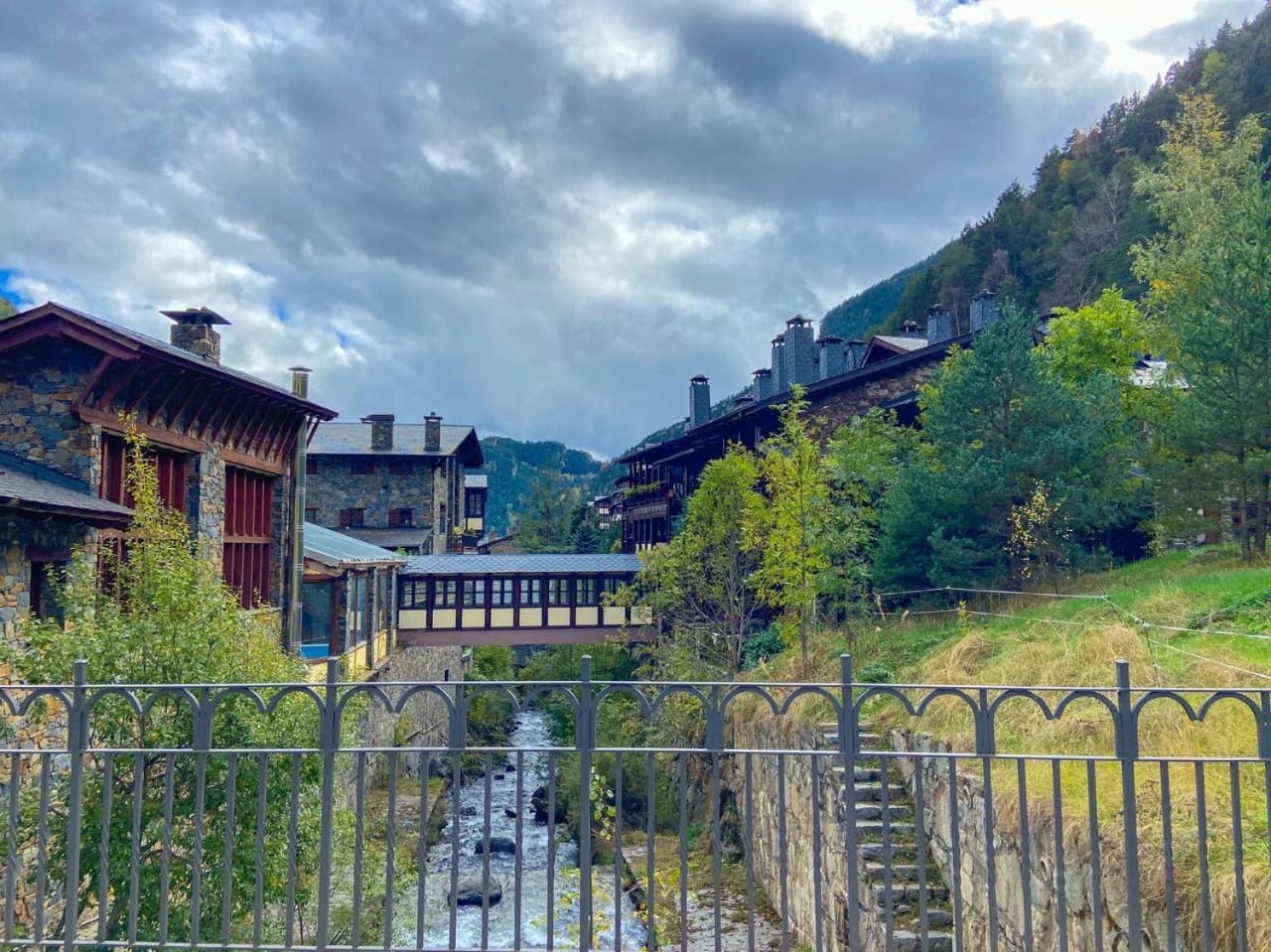 Vistas PRECIOSAS Al Valle De Arinsal - 6PAX- A Pie De Pistas & ESQUÍ - Free Parking l by BonesVacances
