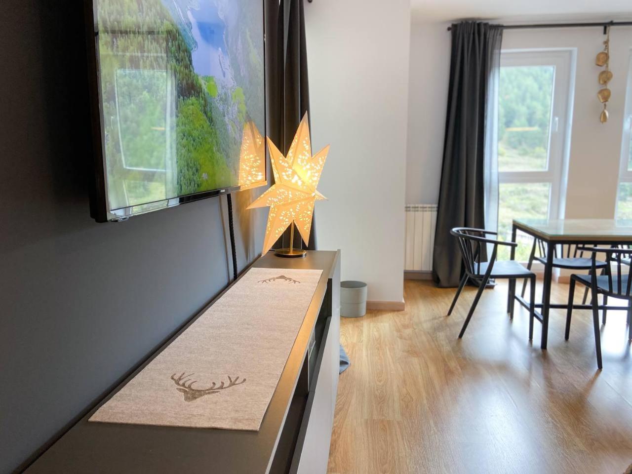 Vistas PRECIOSAS Al Valle De Arinsal - 6PAX- A Pie De Pistas & ESQUÍ - Free Parking l by BonesVacances