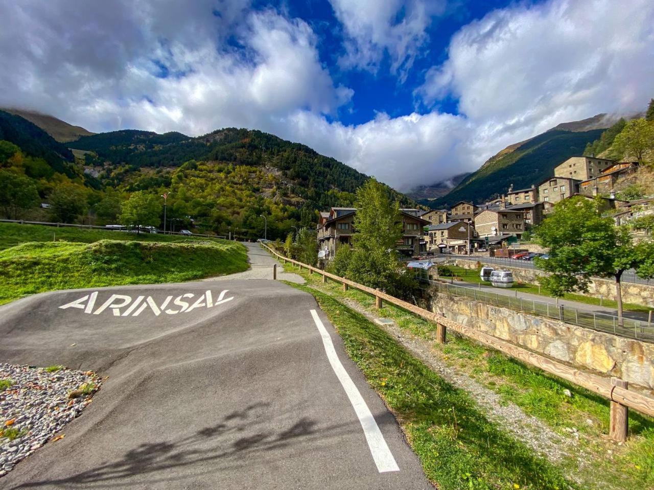 Vistas PRECIOSAS Al Valle De Arinsal - 6PAX- A Pie De Pistas & ESQUÍ - Free Parking l by BonesVacances