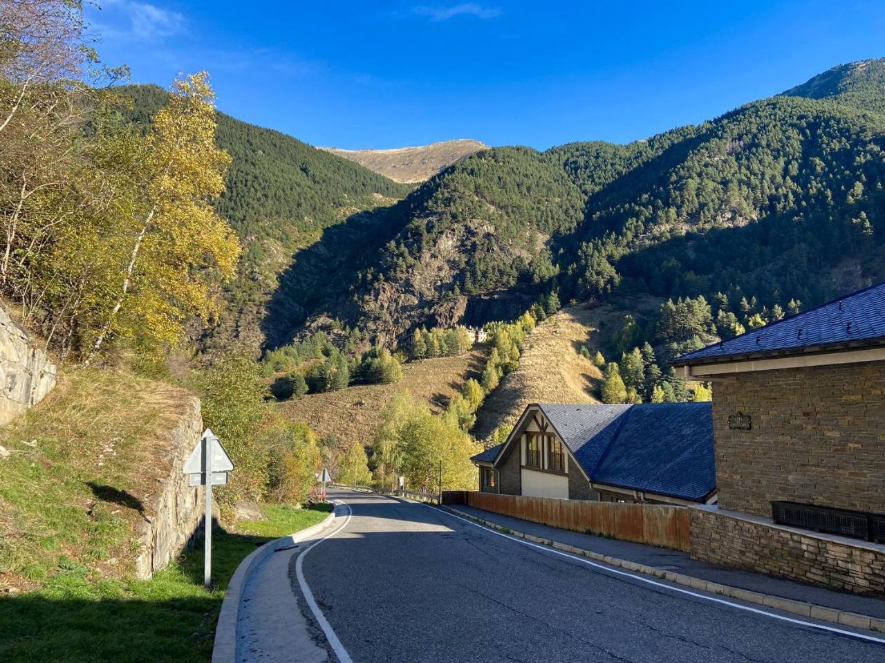 Vistas PRECIOSAS Al Valle De Arinsal - 6PAX- A Pie De Pistas & ESQUÍ - Free Parking l by BonesVacances