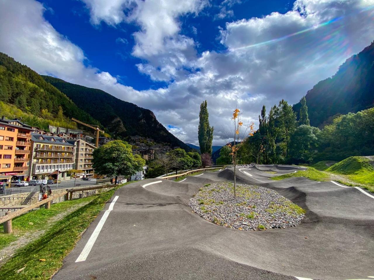 Vistas PRECIOSAS Al Valle De Arinsal - 6PAX- A Pie De Pistas & ESQUÍ - Free Parking l by BonesVacances