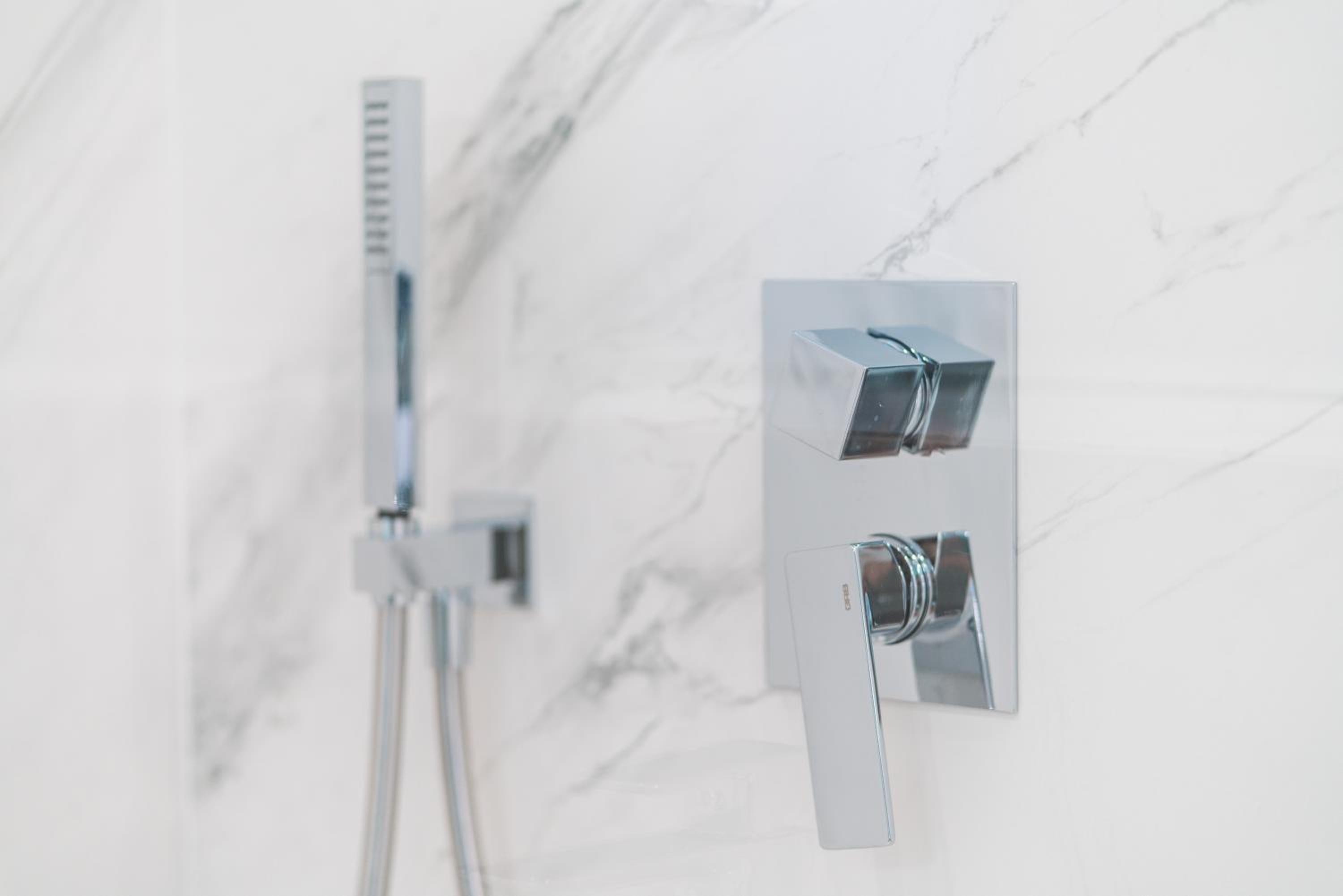 Emirates White Sensation