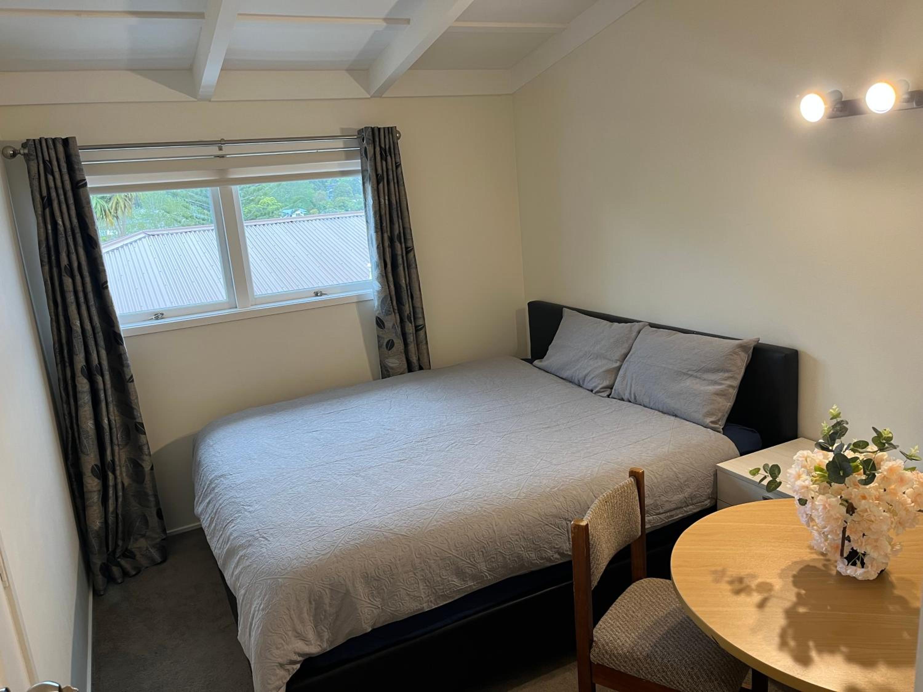 Hillcrest Homestay, NorthShore, Auckland view 3