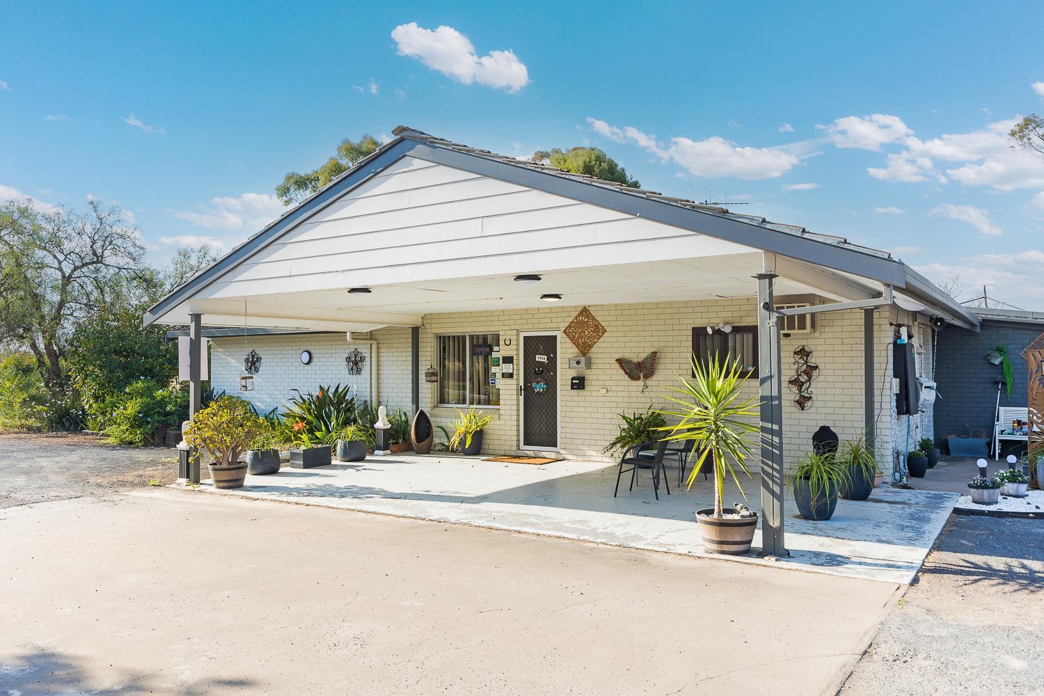 Castlereagh Motor Inn