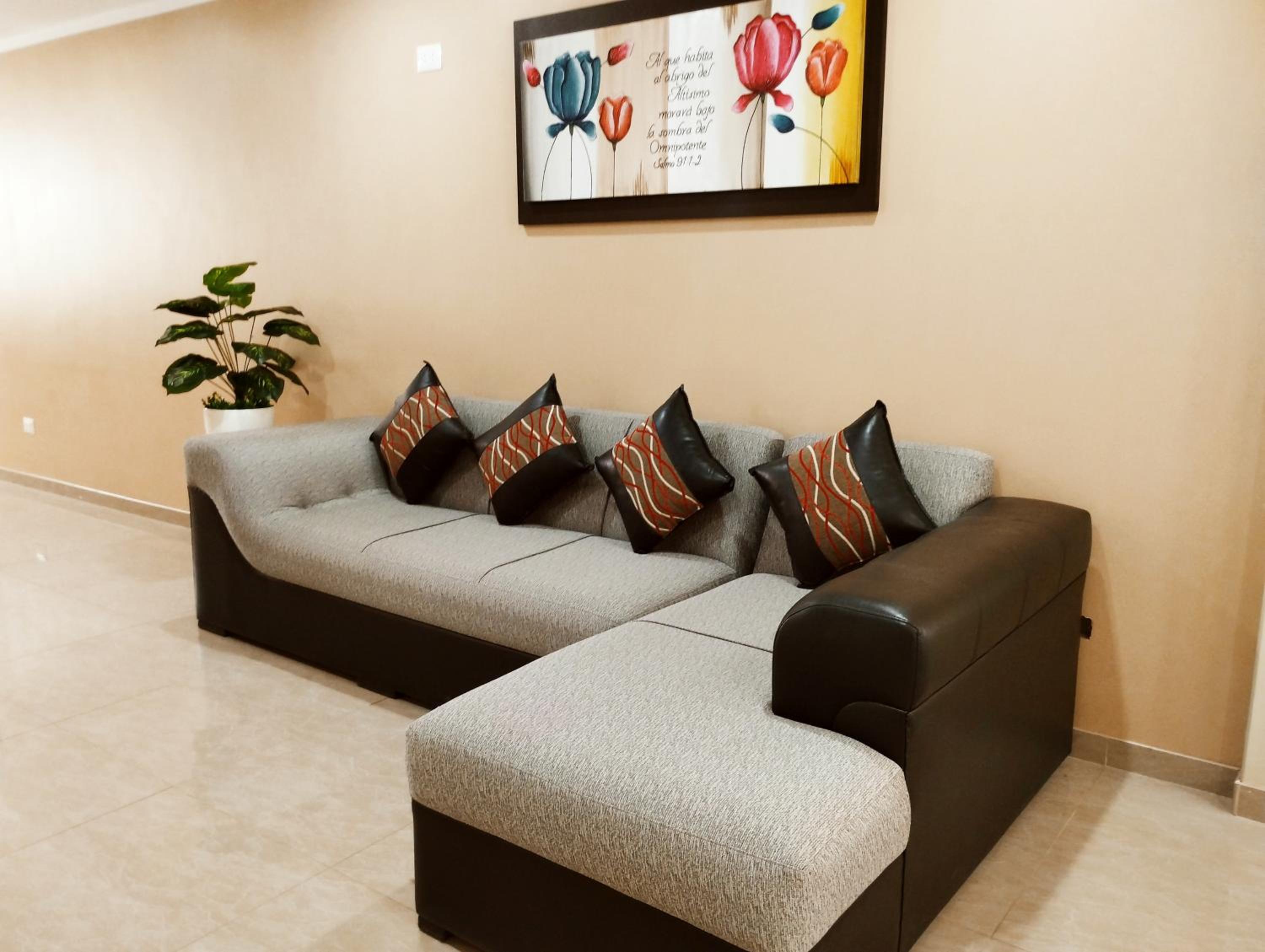 Apart Florencia, piscina en el verano! incluye parking y vigilancia 24 horas! view 2