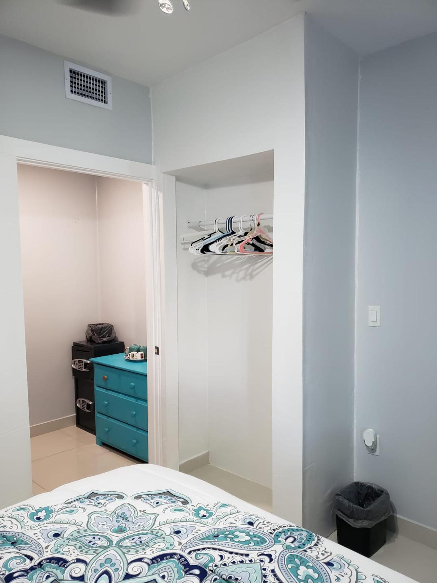 LixyLouis minutes from Miami International Airport