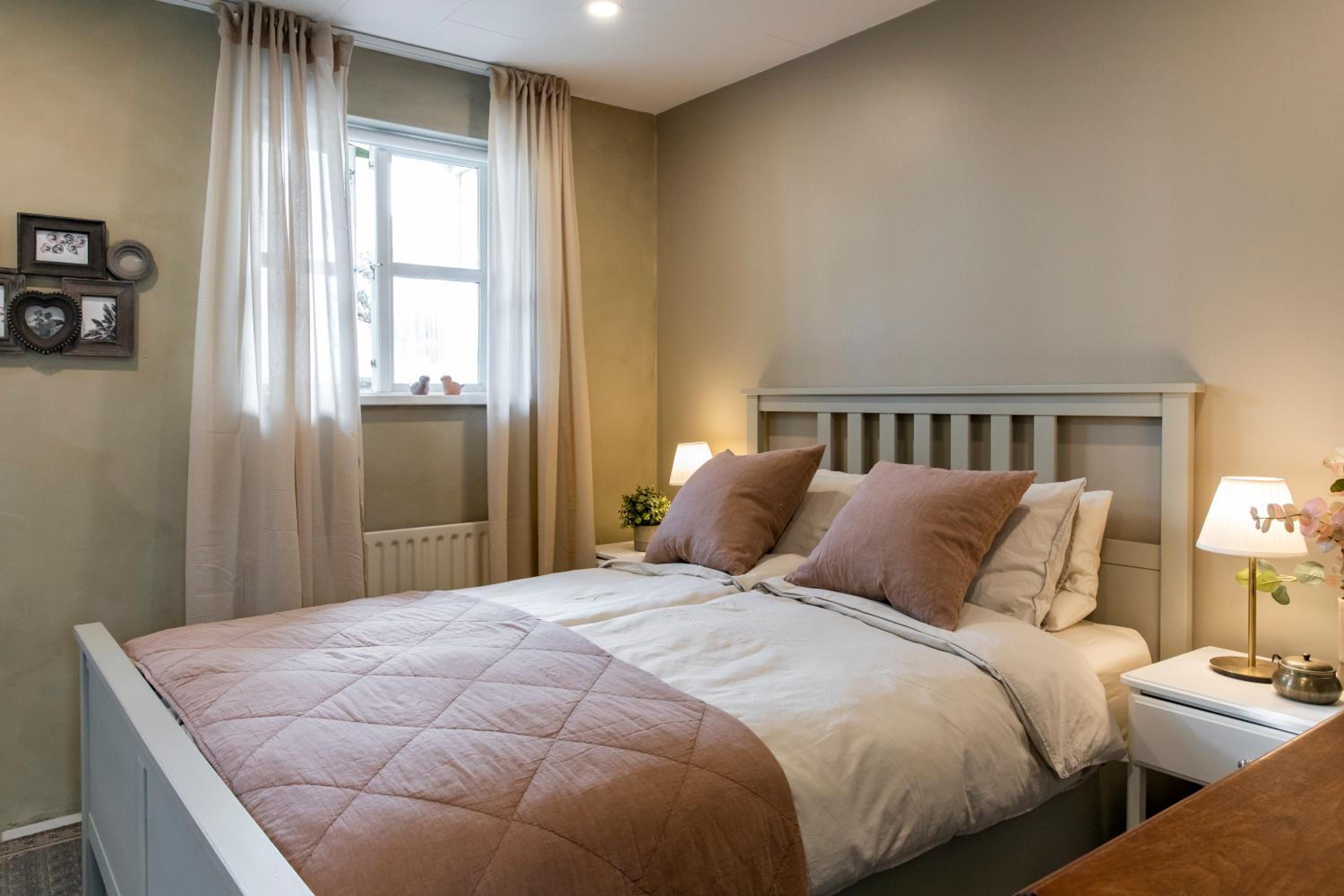 Old Charm Apartment - Keflavík Downtown