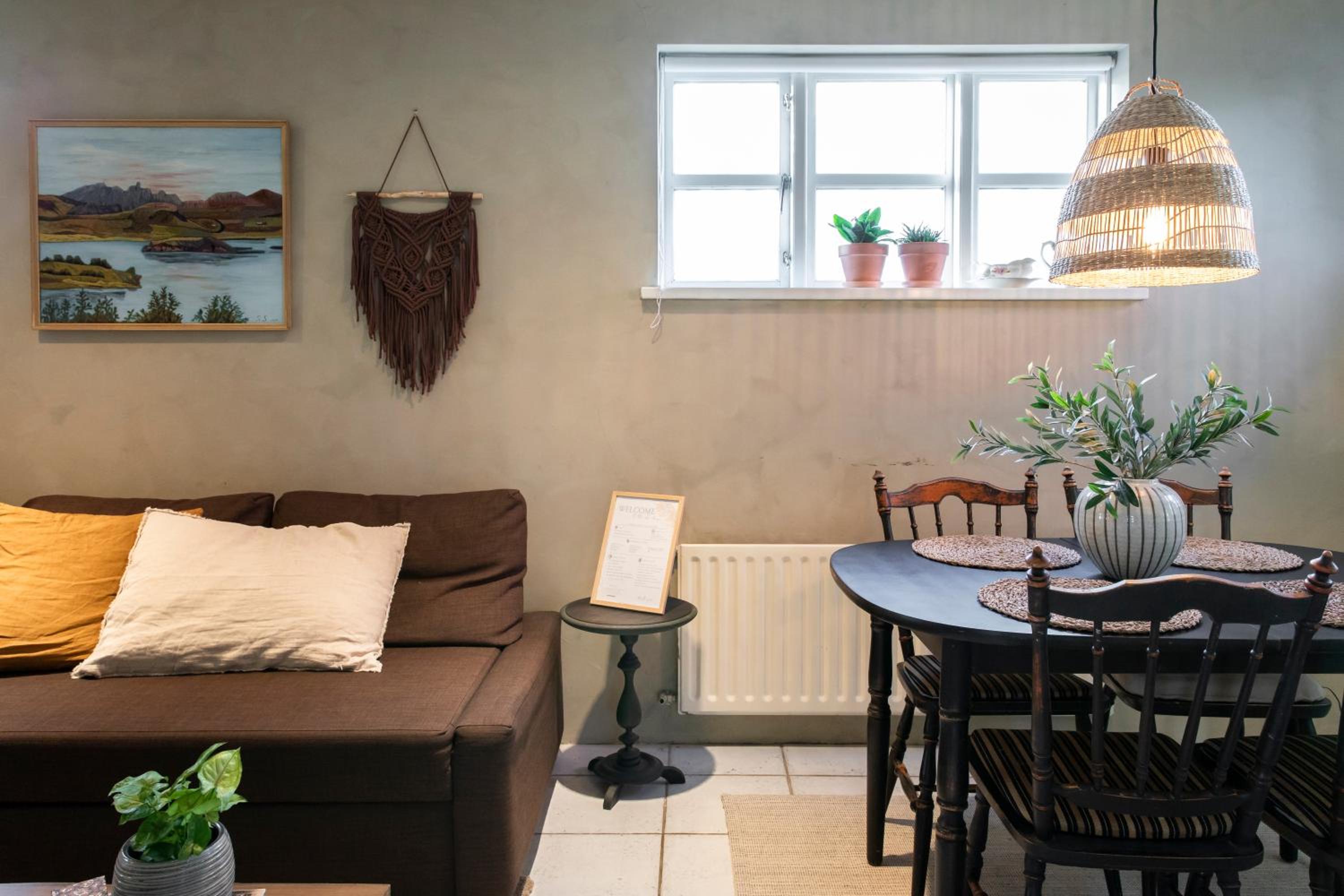 Old Charm Apartment - Keflavík Downtown