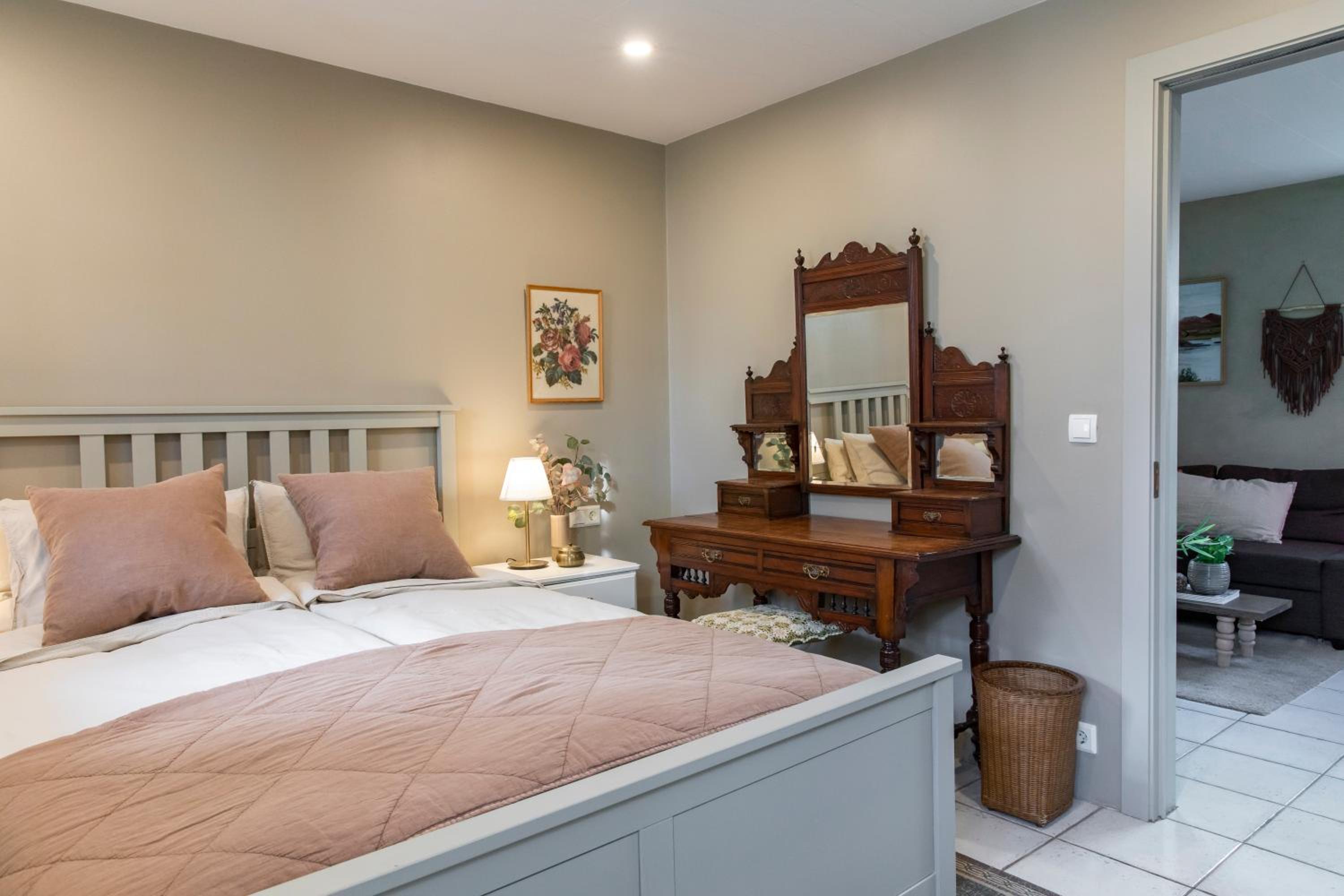 Hotel Old Charm Apartment - Keflavík Downtown - Image 1