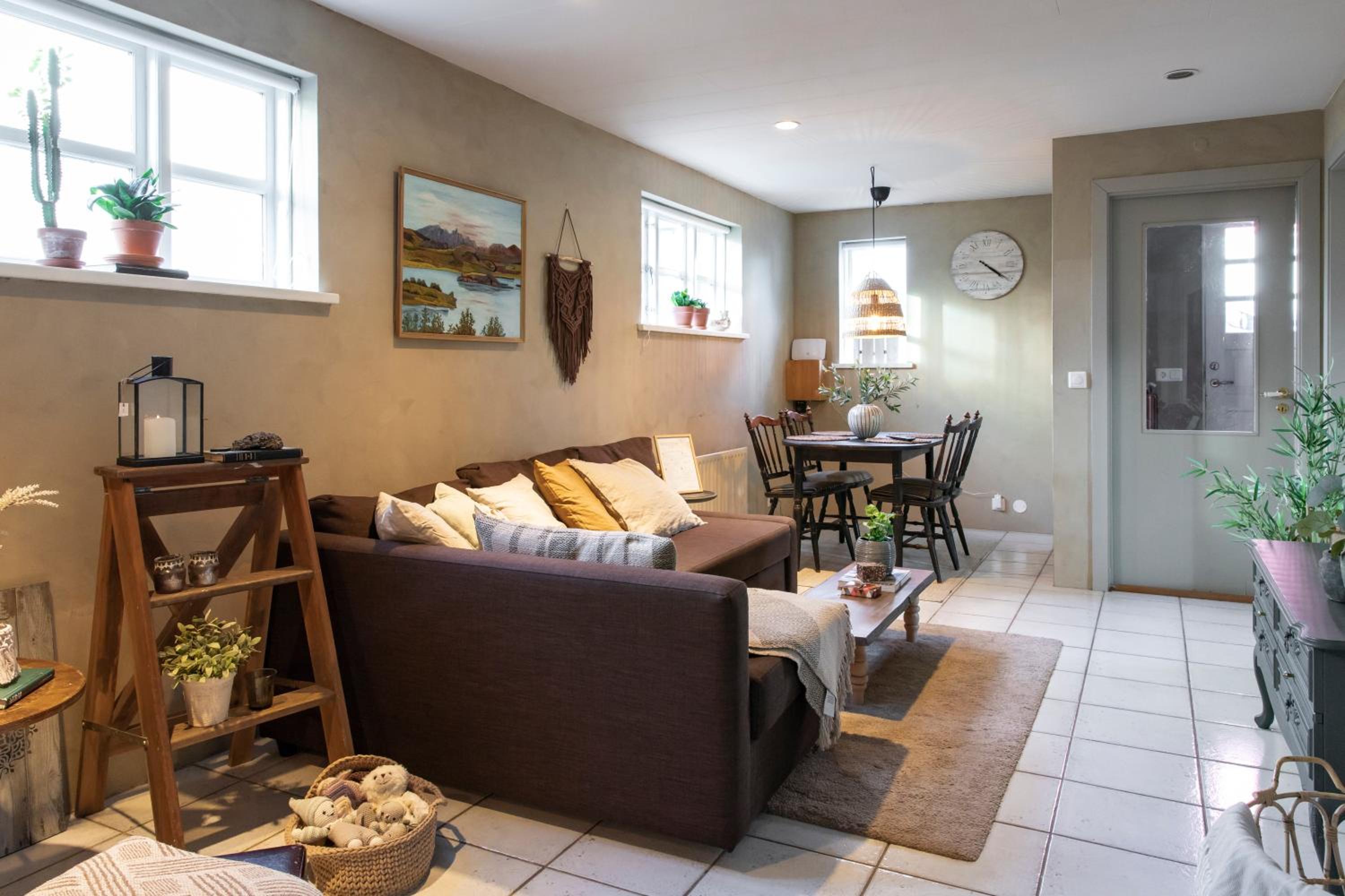 Old Charm Apartment - Keflavík Downtown