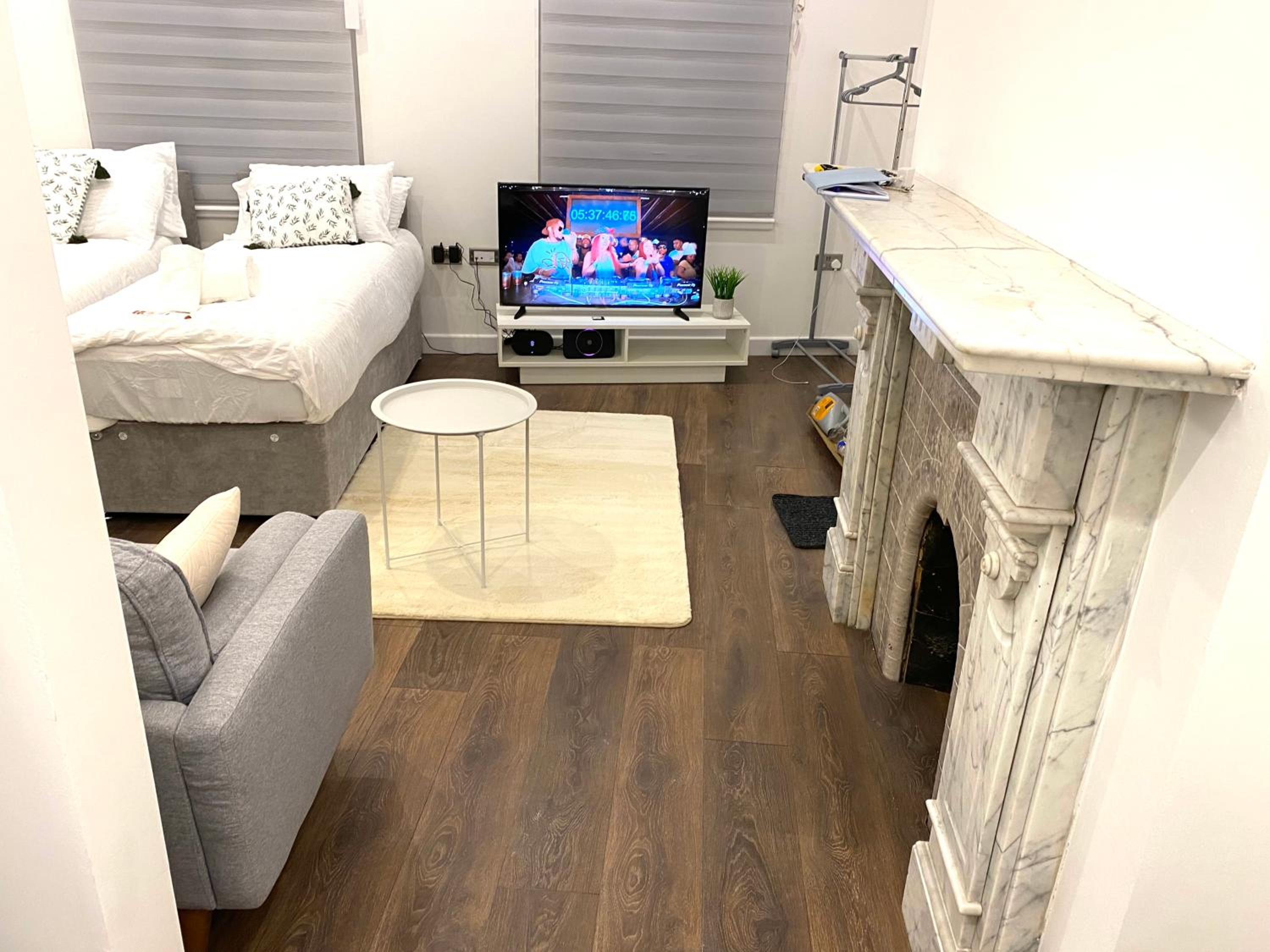 Buckinghamshire Elegant Studio