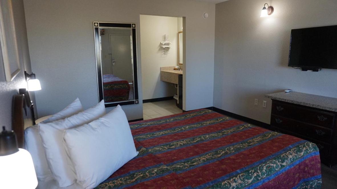 Travel Inn Tucson - Property Image 9