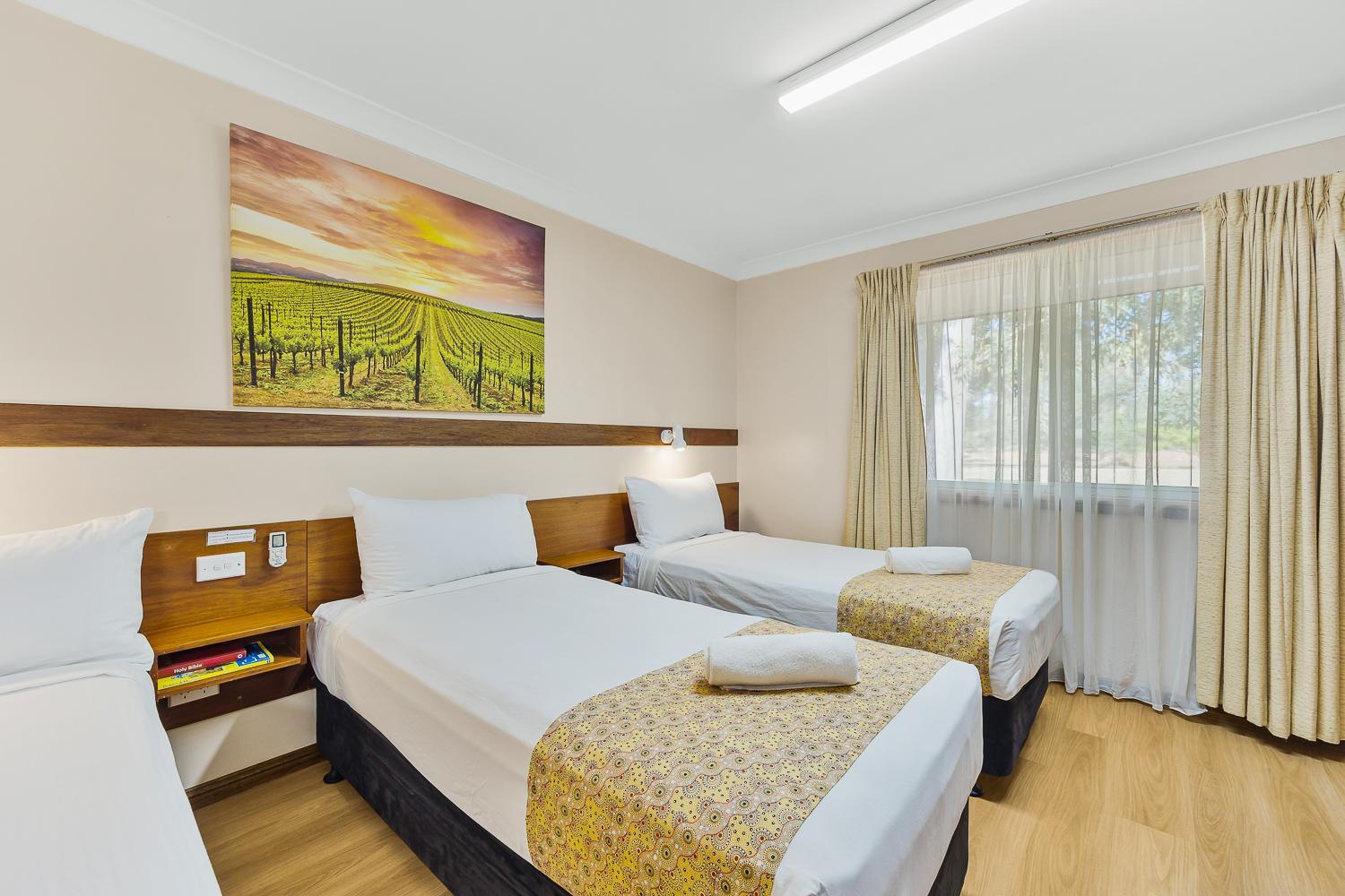 Castlereagh Motor Inn