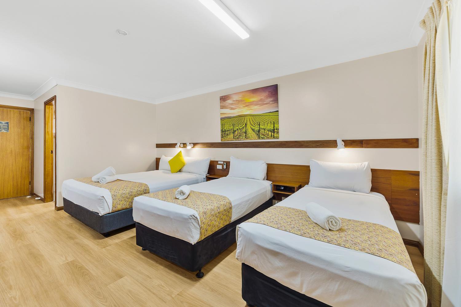 Castlereagh Motor Inn