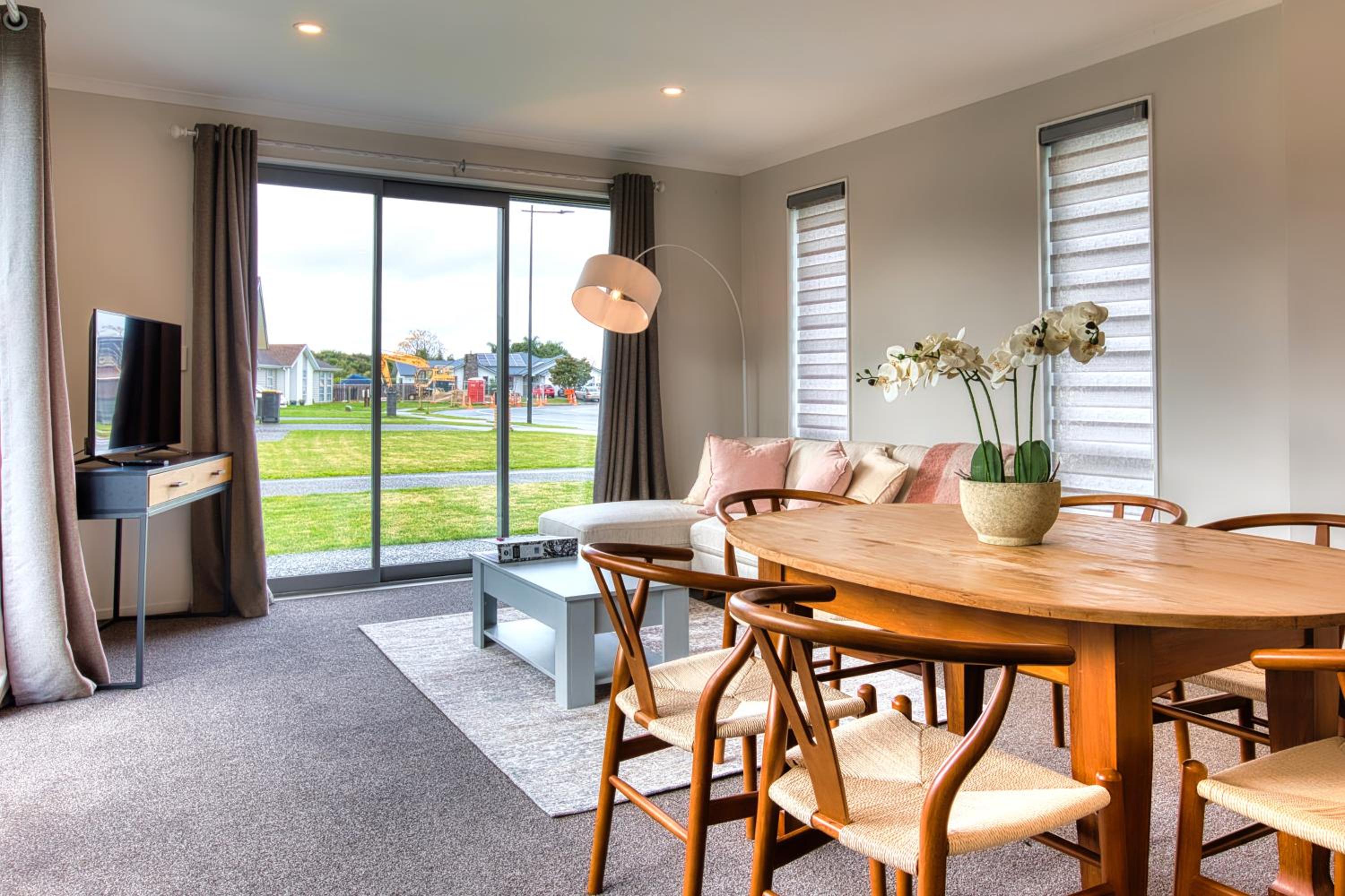 Cambridge Sunshine 5 Bedrooms House view 2