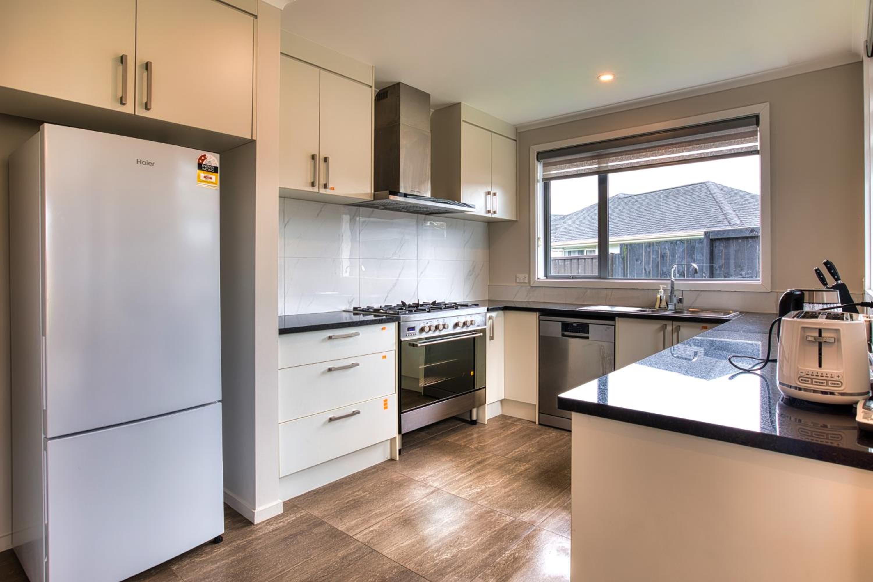 Cambridge Sunshine 5 Bedrooms House view 5