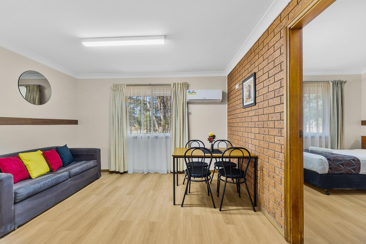 Castlereagh Motor Inn