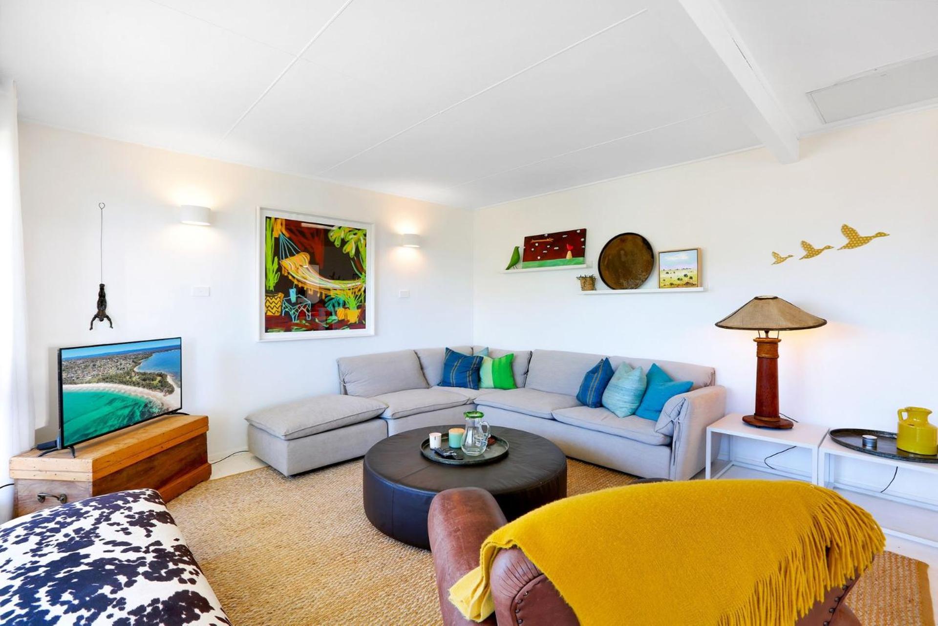 The White House by Experience Jervis Bay