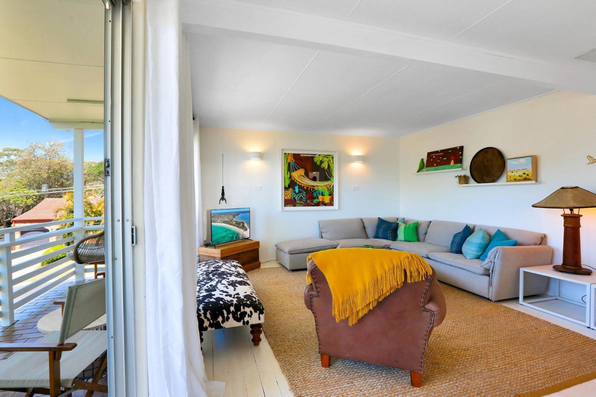 The White House by Experience Jervis Bay