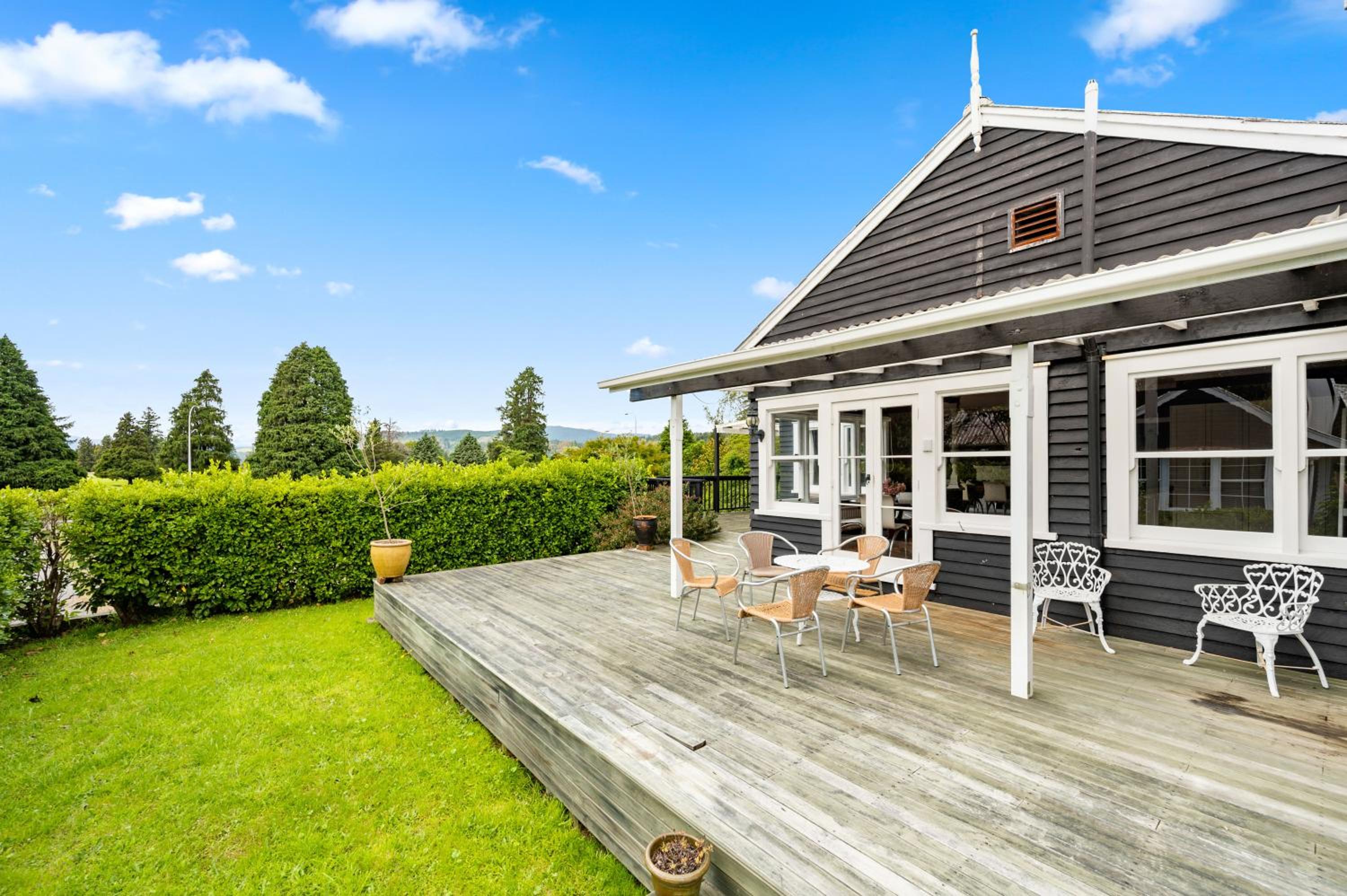 Springfield Rise Lodge - Rotorua Holiday Home