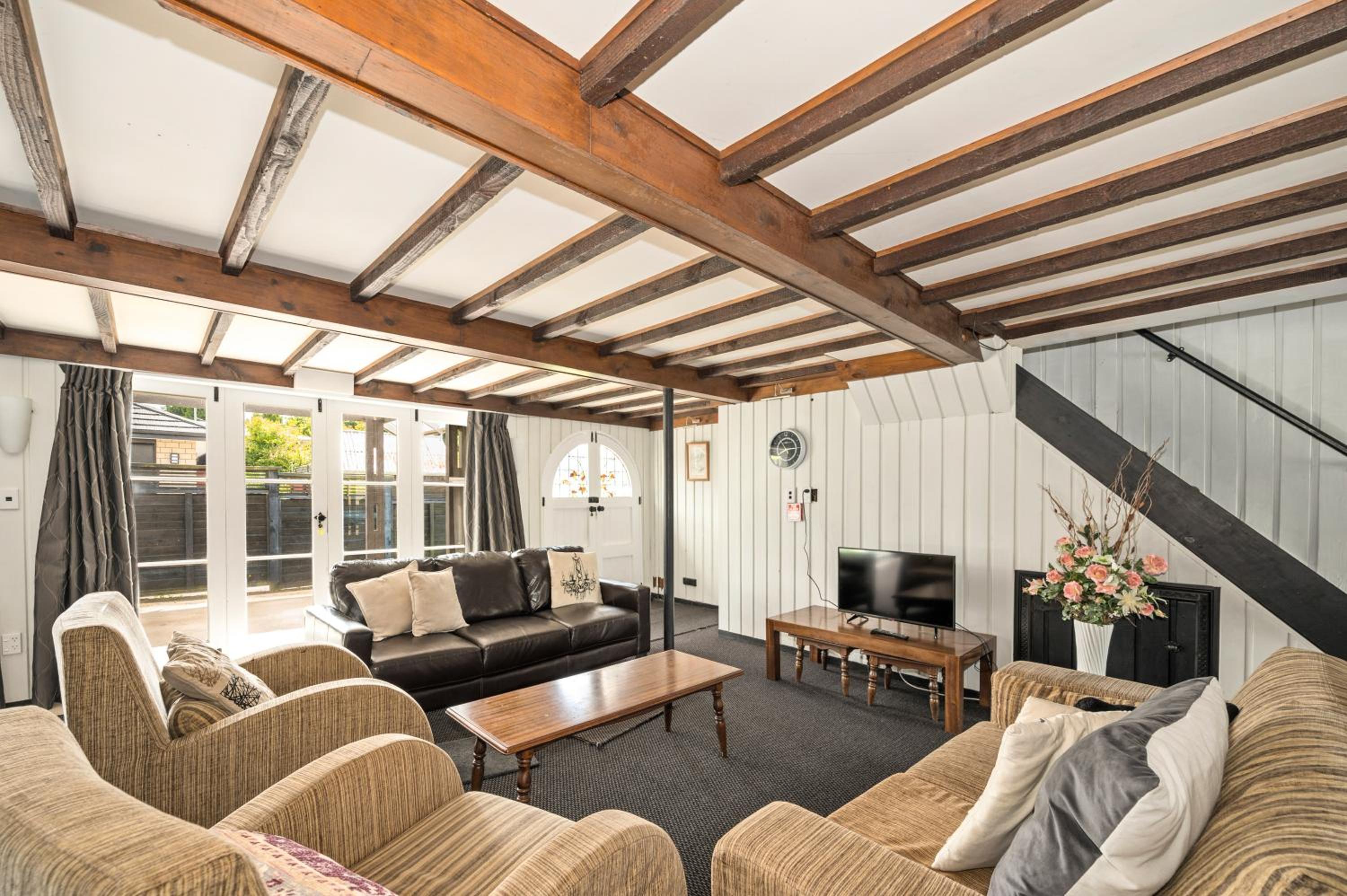 Springfield Rise Lodge - Rotorua Holiday Home