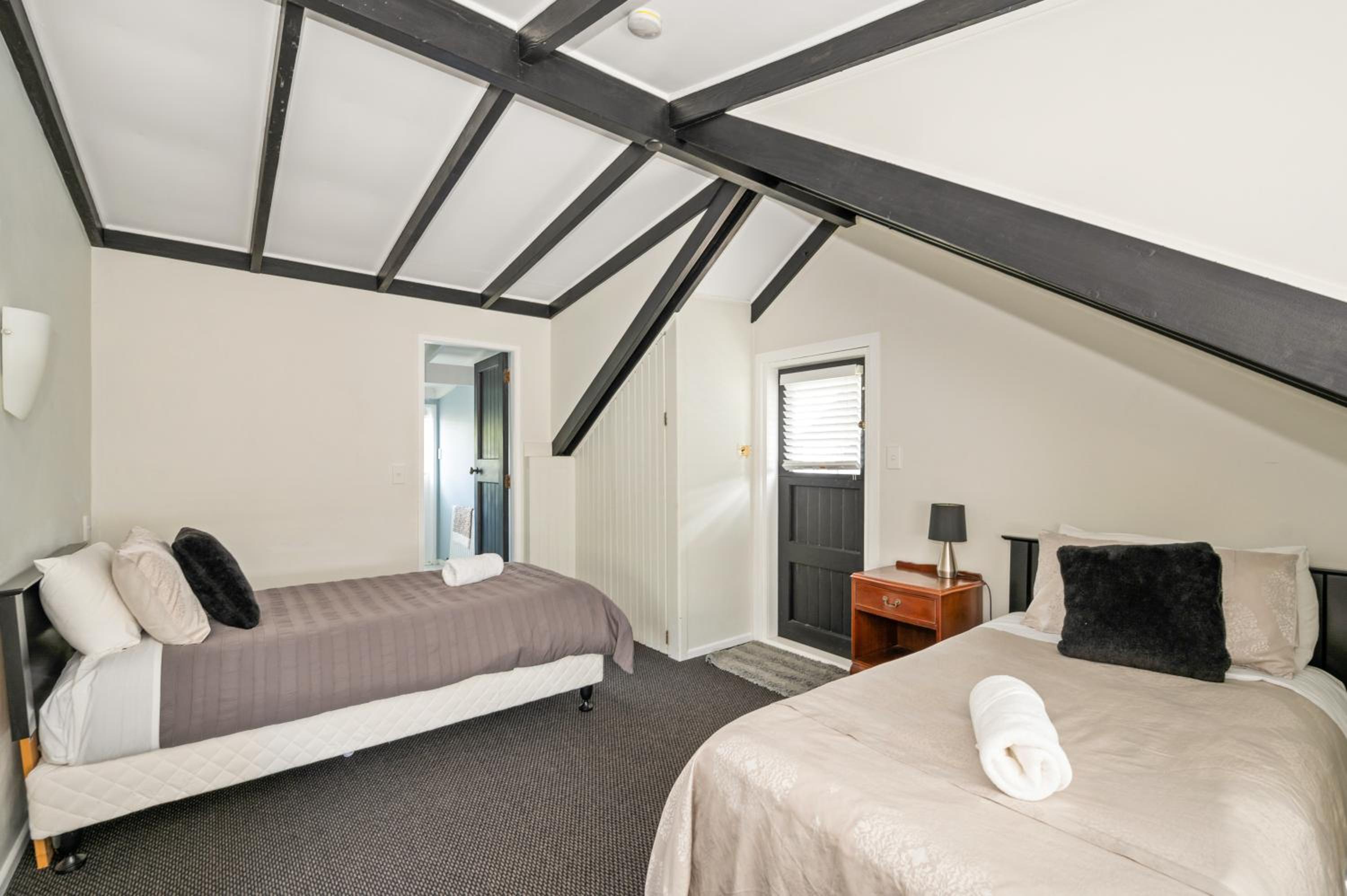 Springfield Rise Lodge - Rotorua Holiday Home