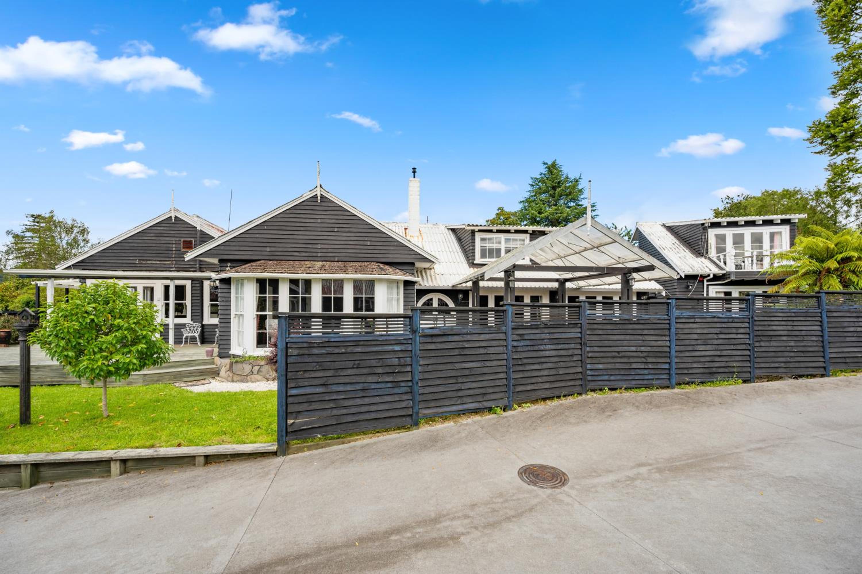 Springfield Rise Lodge - Rotorua Holiday Home