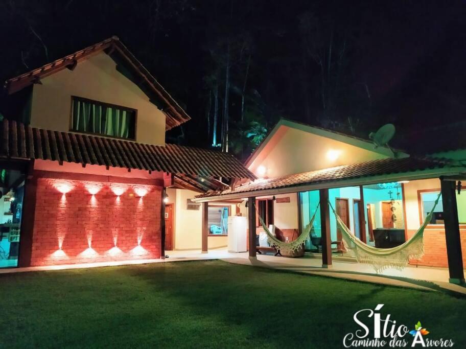 Casa cJacuzzi Pedra Azul Sítio caminho das Árvores