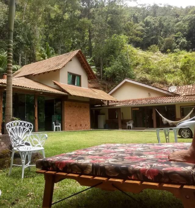 Casa cJacuzzi Pedra Azul Sítio caminho das Árvores