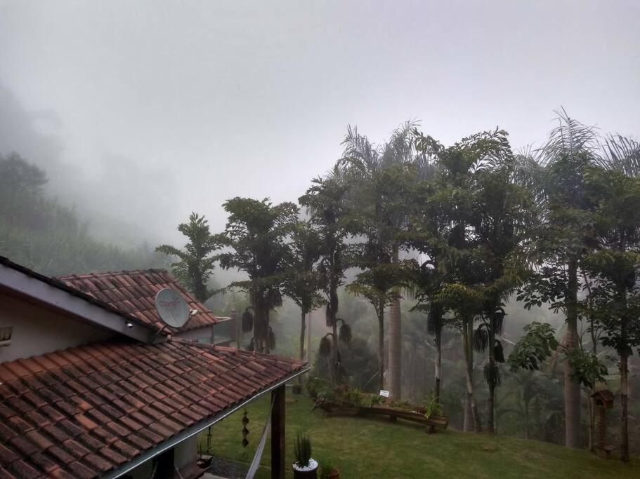 Casa cJacuzzi Pedra Azul Sítio caminho das Árvores