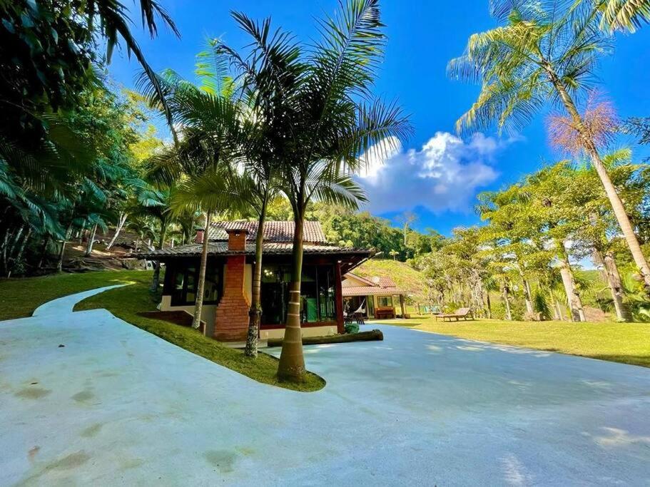 Casa cJacuzzi Pedra Azul Sítio caminho das Árvores