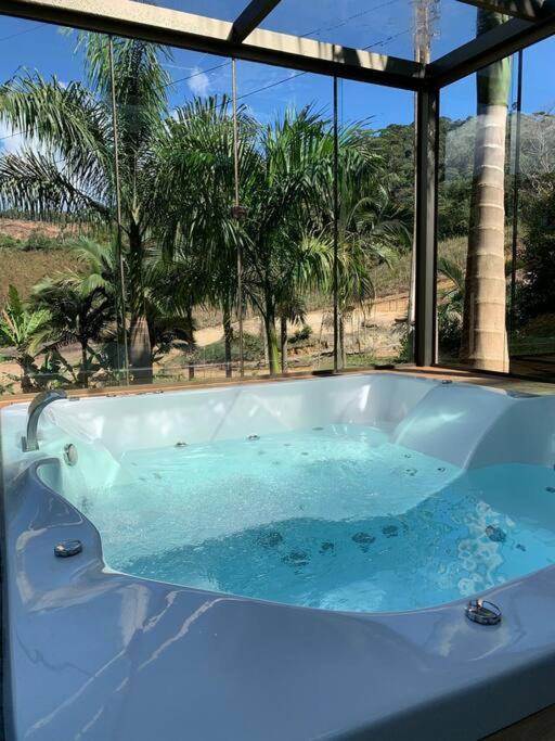 Casa cJacuzzi Pedra Azul Sítio caminho das Árvores