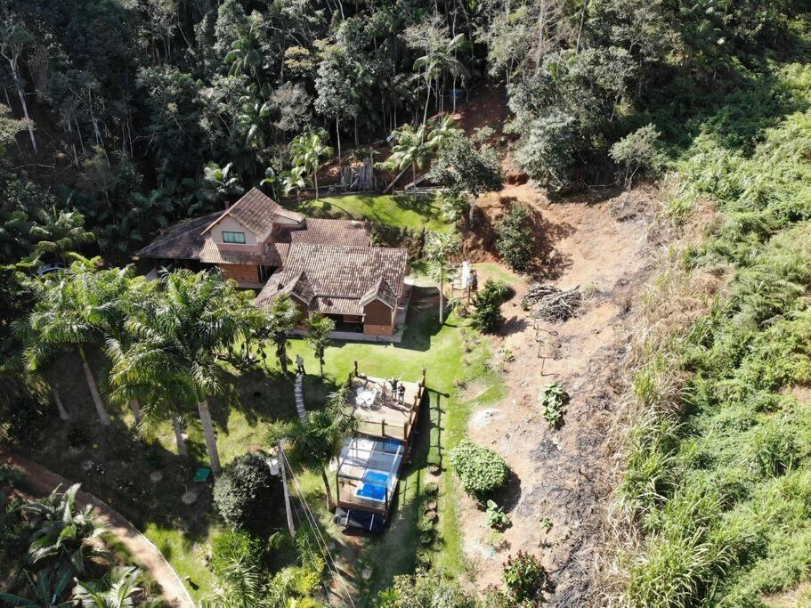 Casa cJacuzzi Pedra Azul Sítio caminho das Árvores
