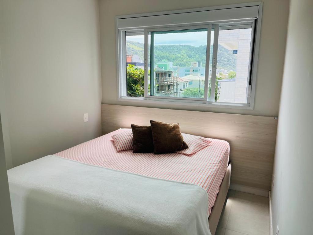 Apartamento na Praia de Palmas com garagem