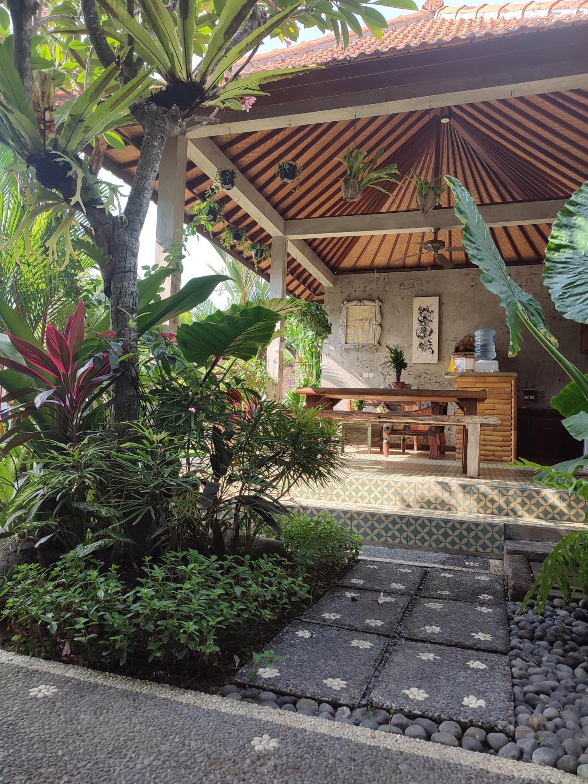 D Anyar Stay and Surf view 4
